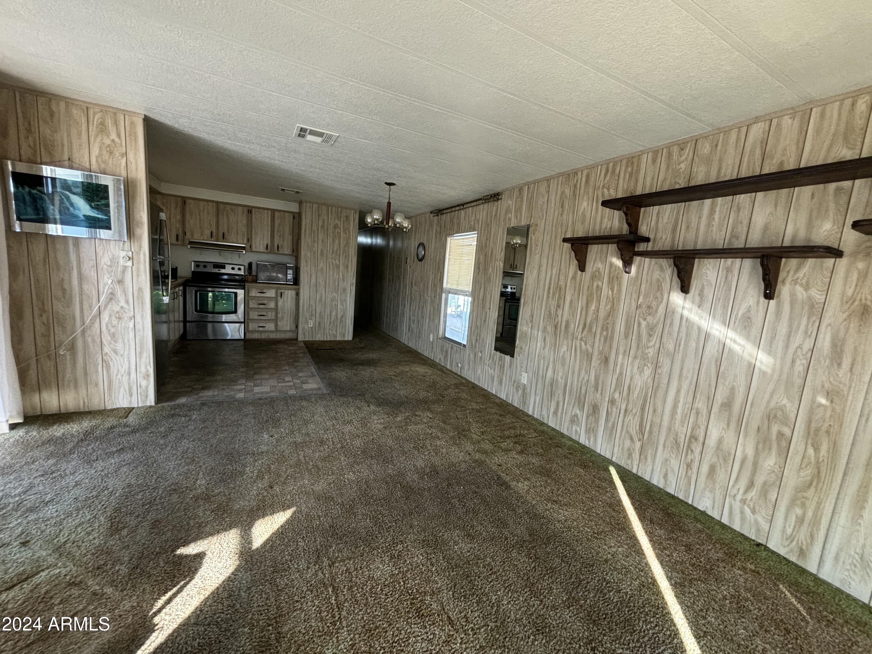 11425 E UNIVERSITY Drive, 24