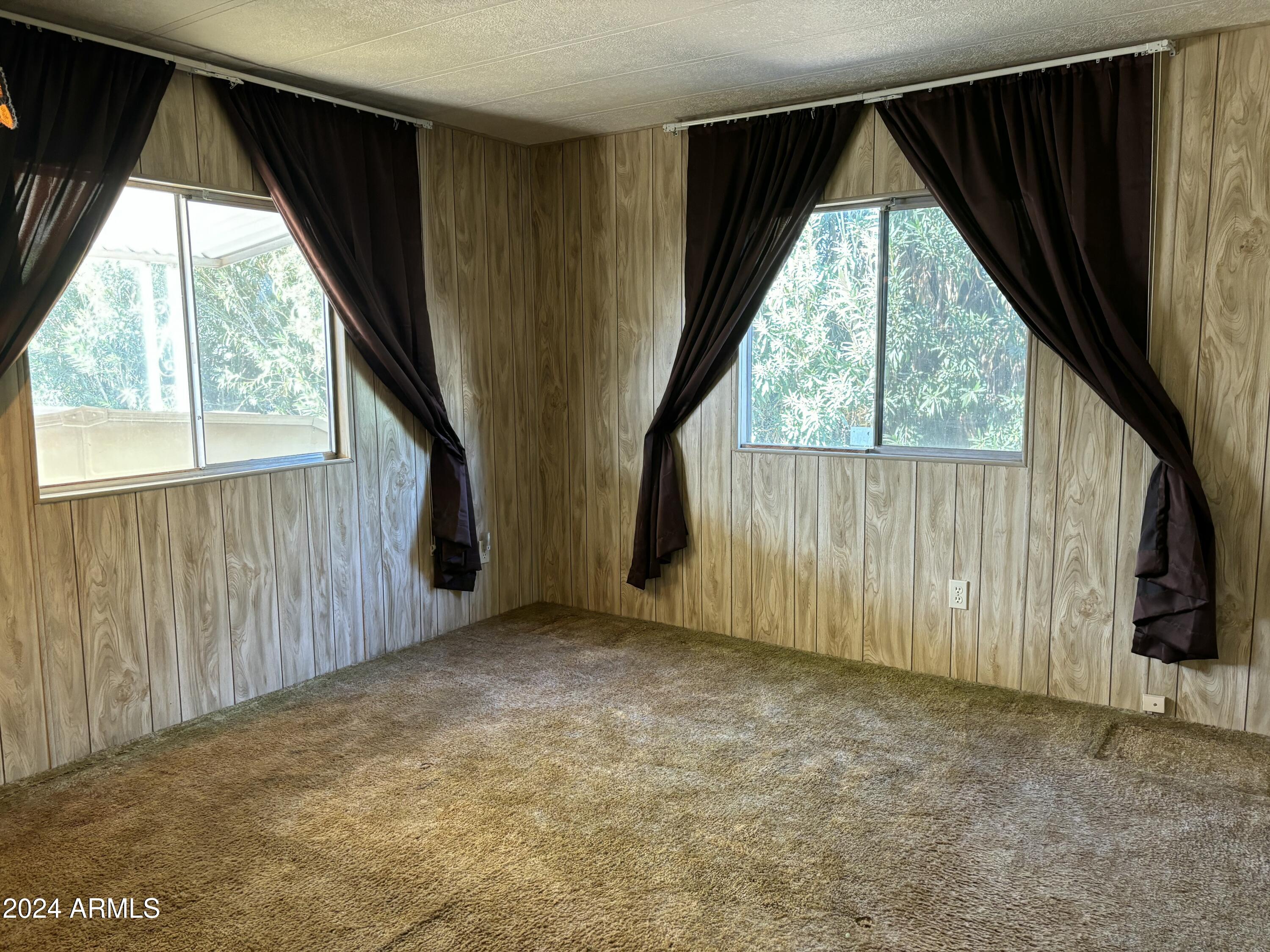 11425 E UNIVERSITY Drive, 24