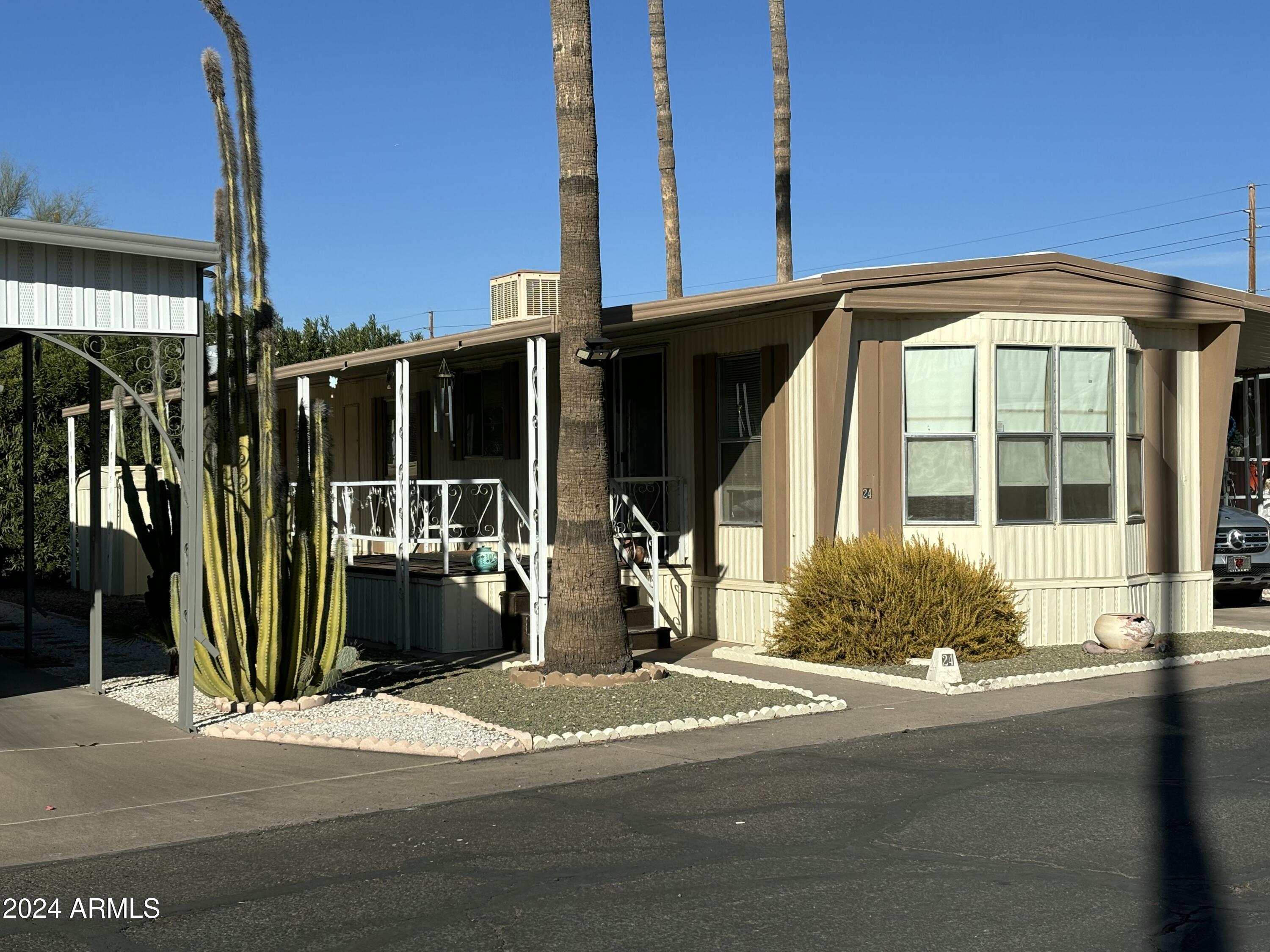 11425 E UNIVERSITY Drive, 24