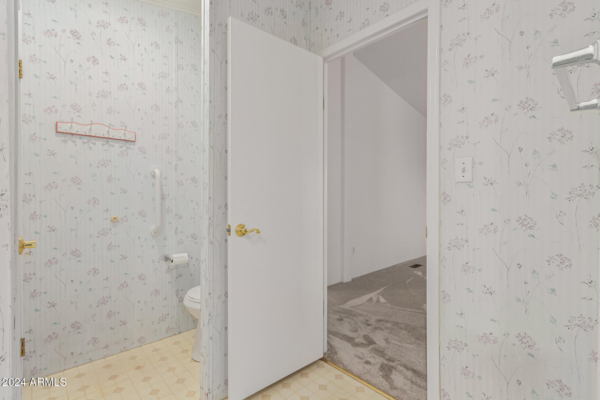 2609 W SOUTHERN Avenue, 52