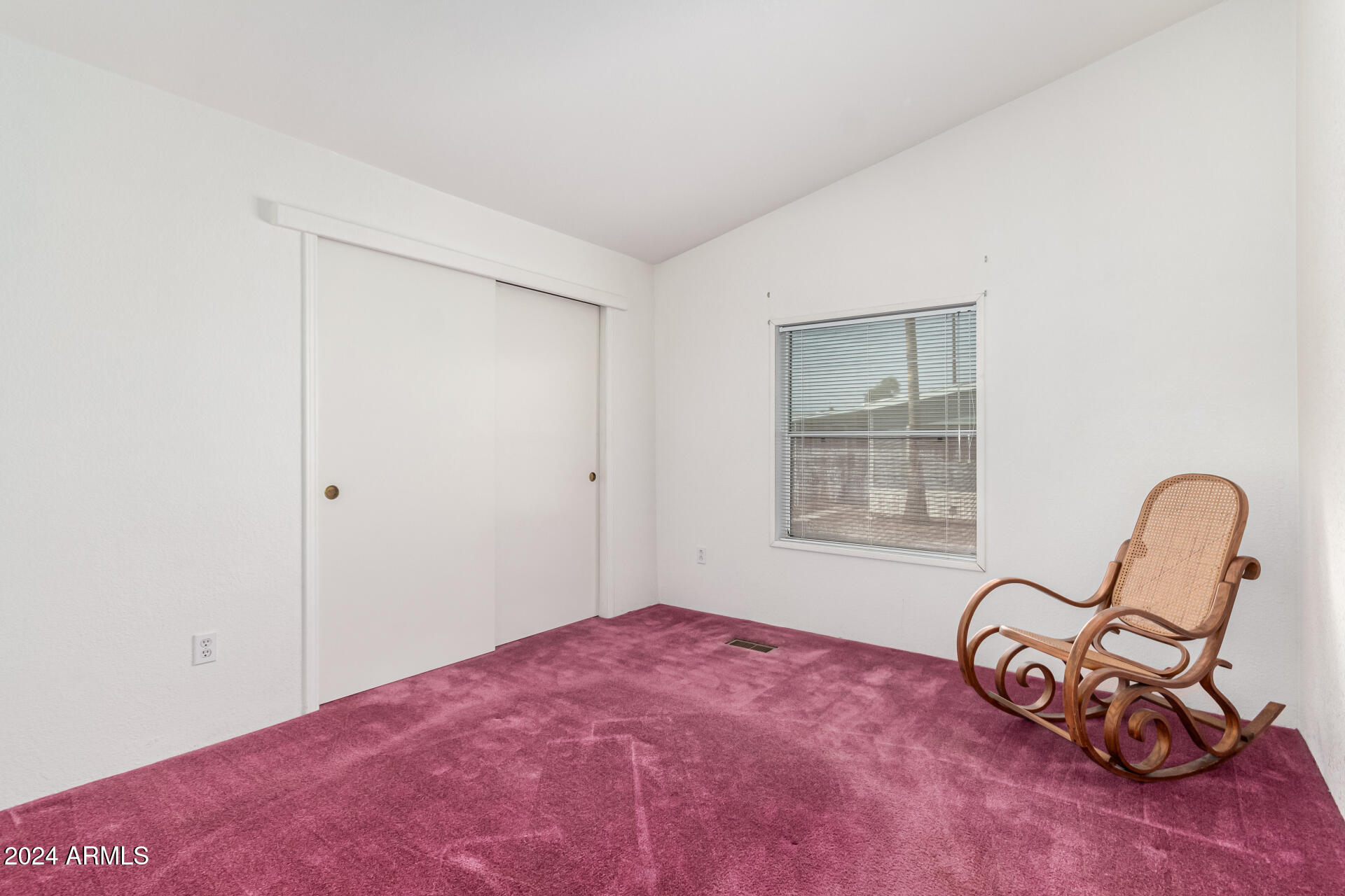 2609 W SOUTHERN Avenue, 52