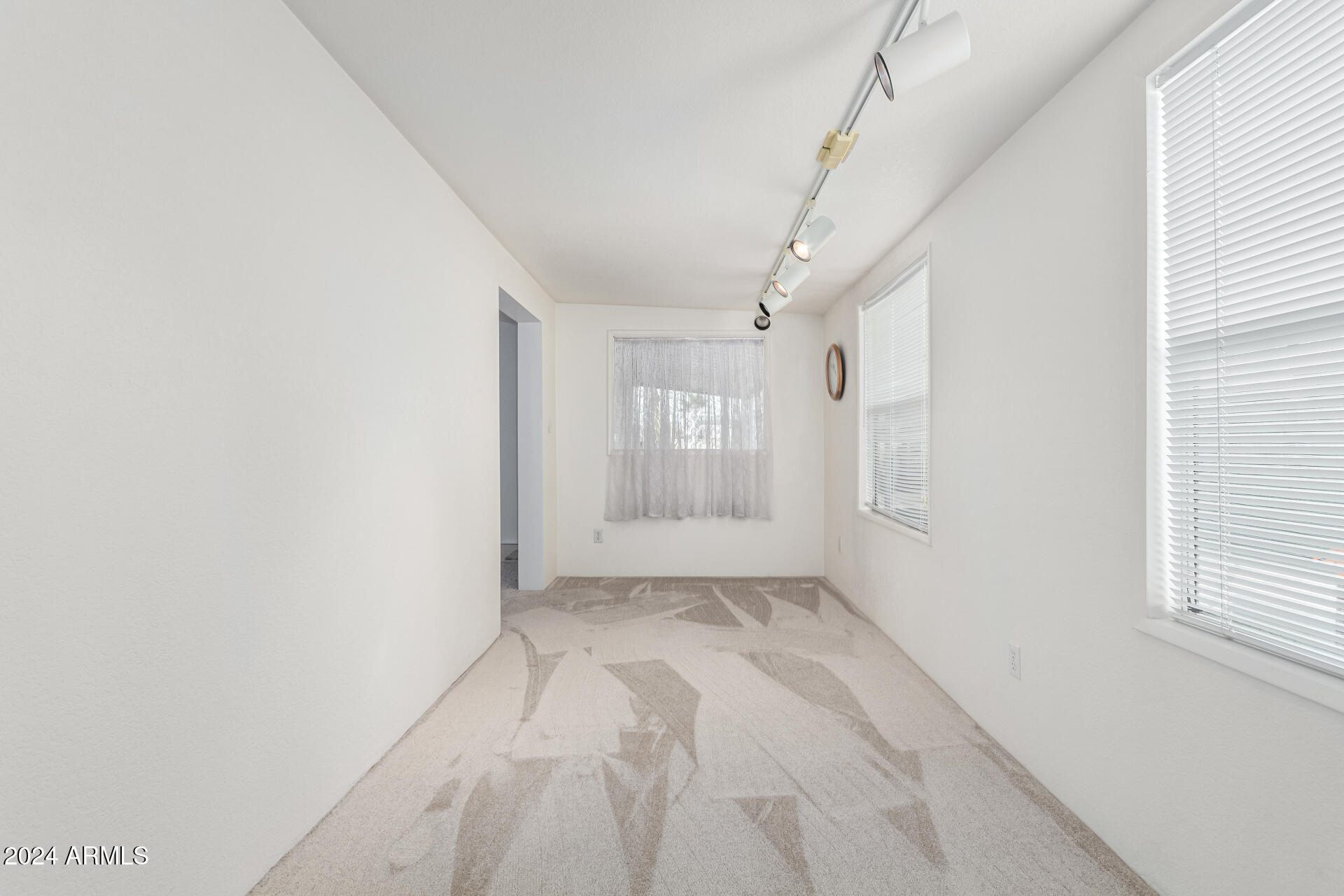 2609 W SOUTHERN Avenue, 52