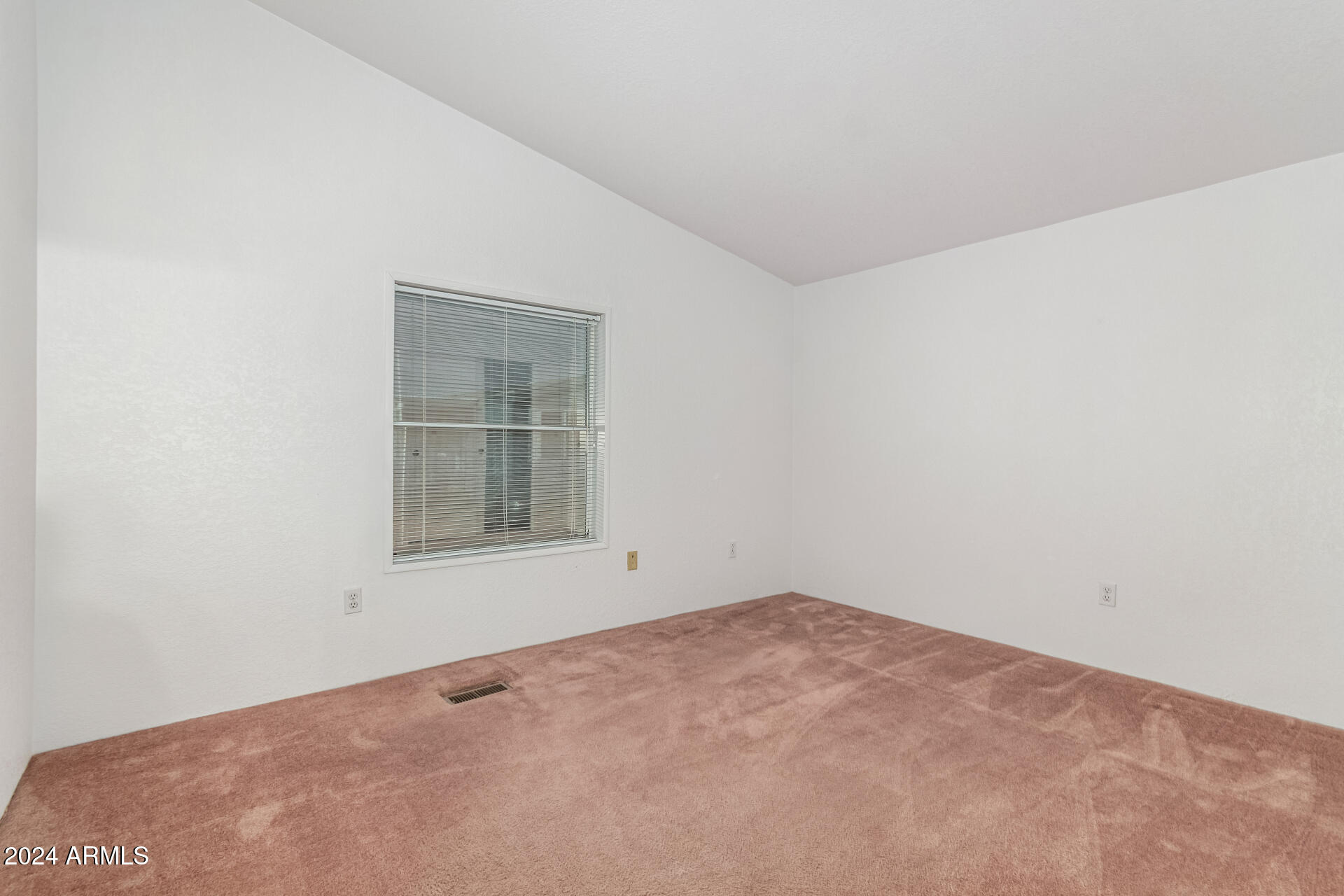 2609 W SOUTHERN Avenue, 52