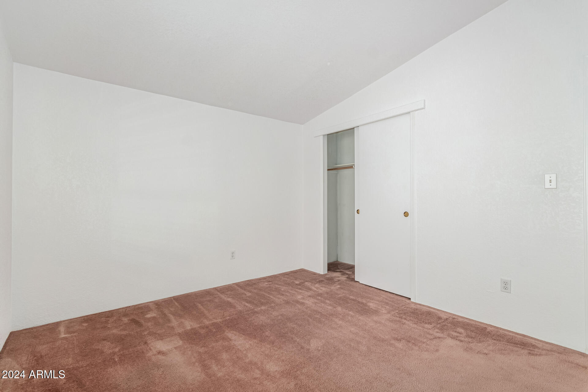 2609 W SOUTHERN Avenue, 52