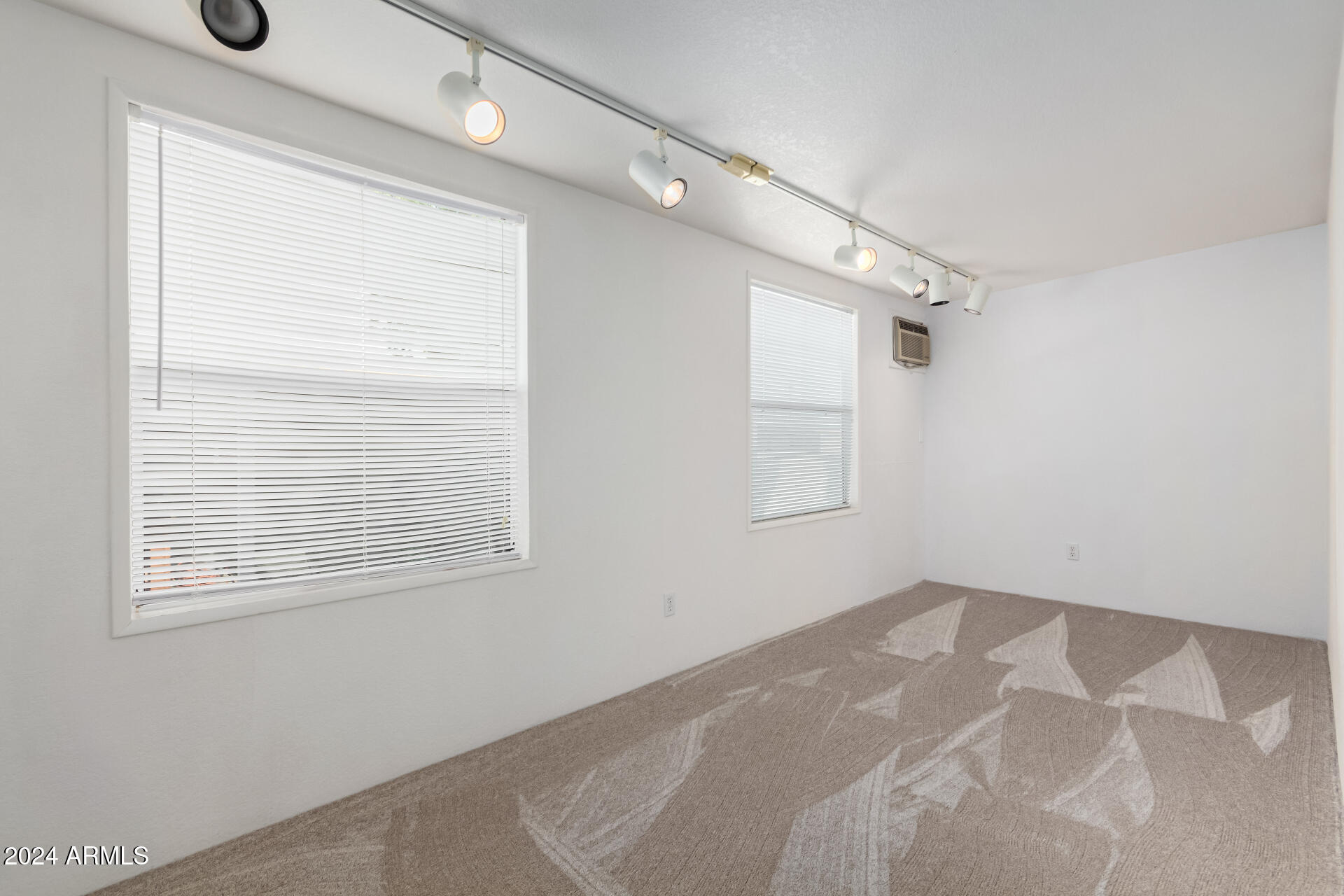 2609 W SOUTHERN Avenue, 52