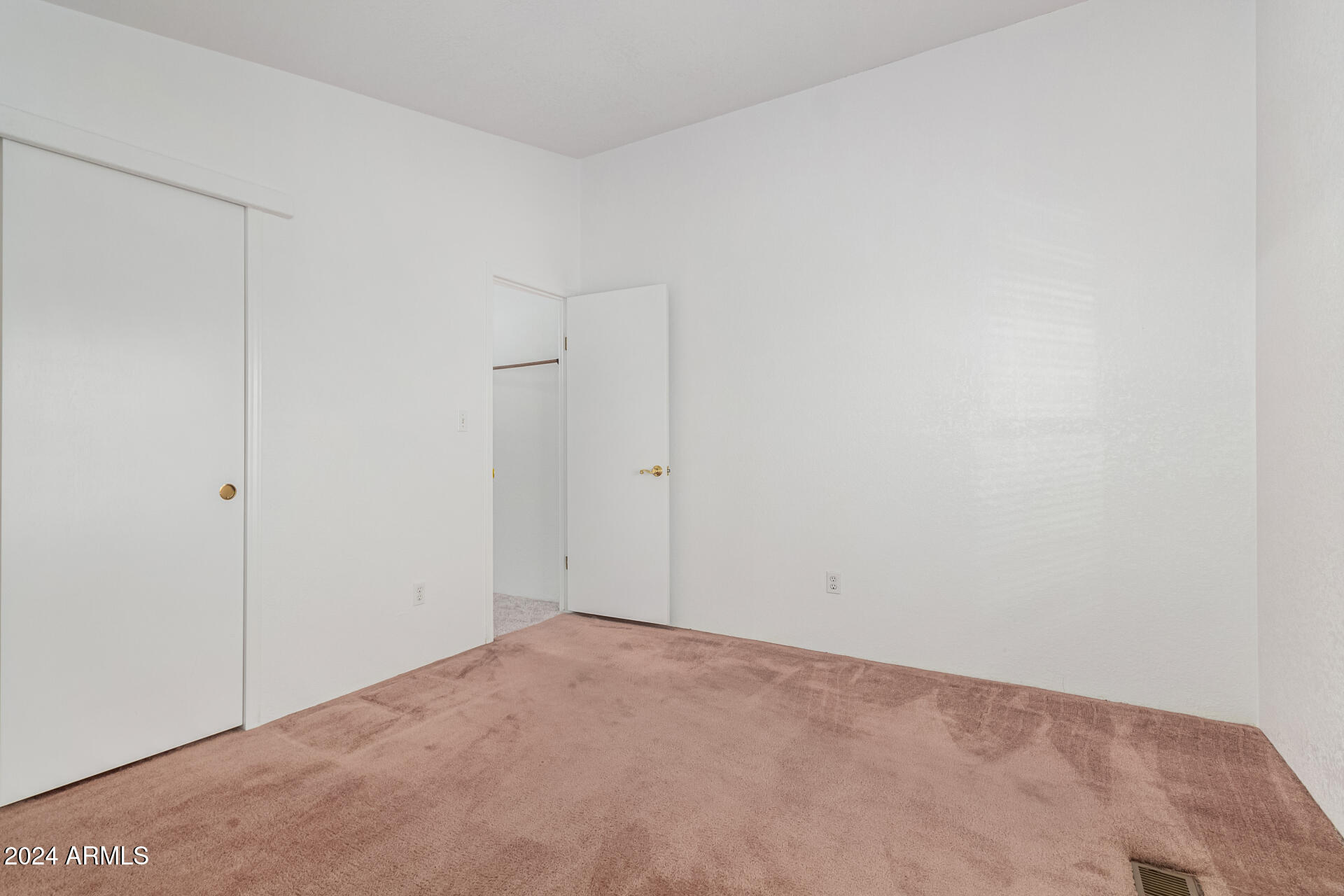 2609 W SOUTHERN Avenue, 52