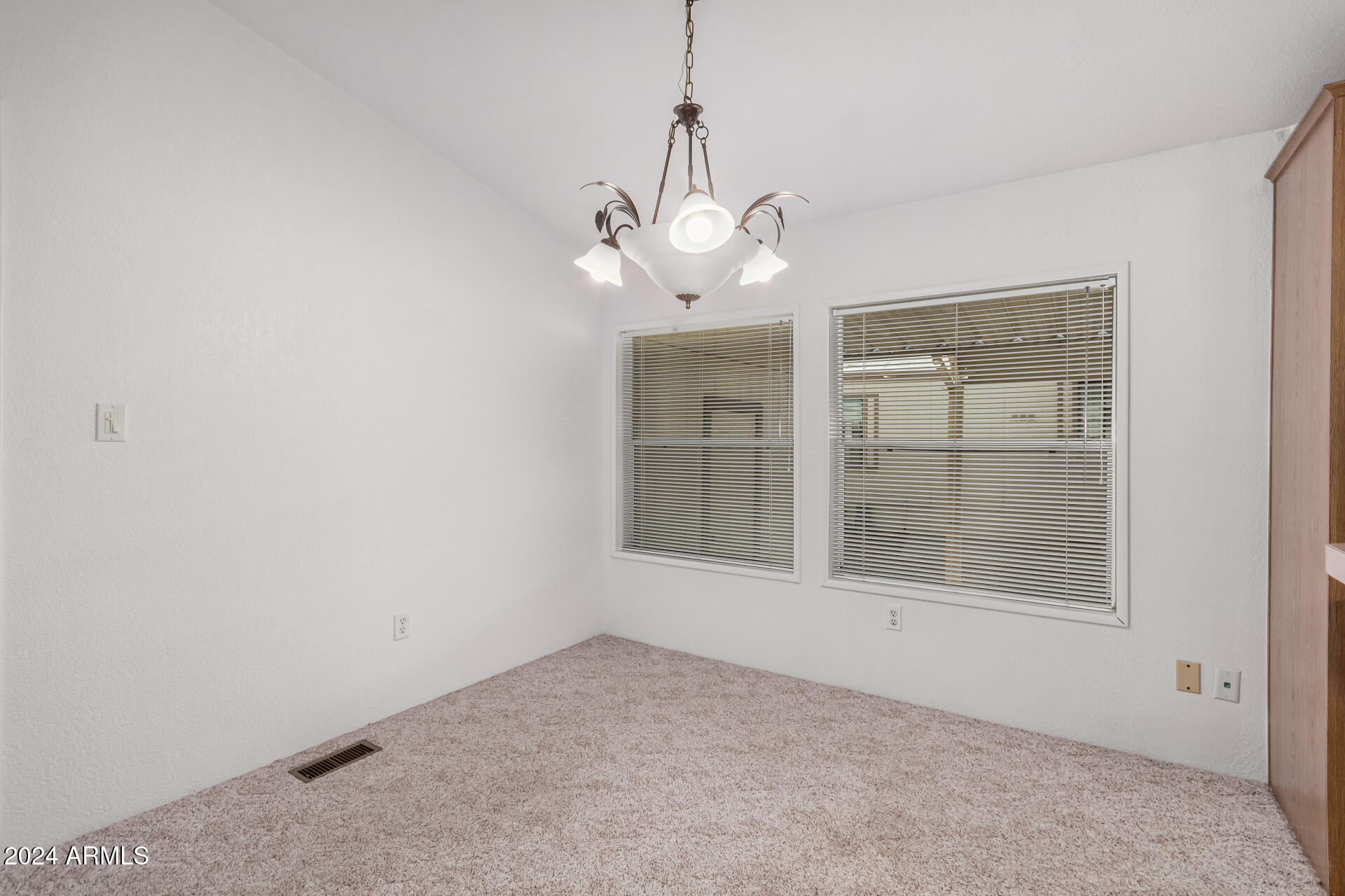 2609 W SOUTHERN Avenue, 52