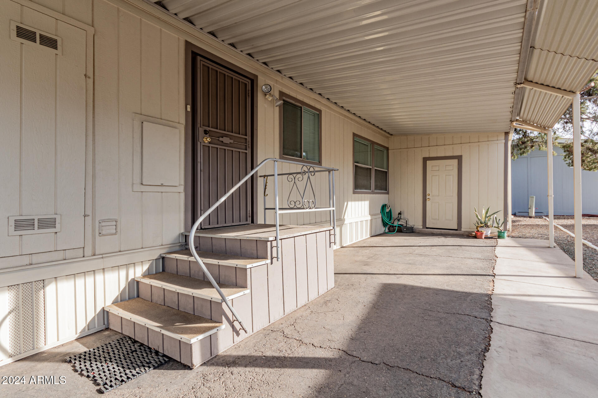 2609 W SOUTHERN Avenue, 52