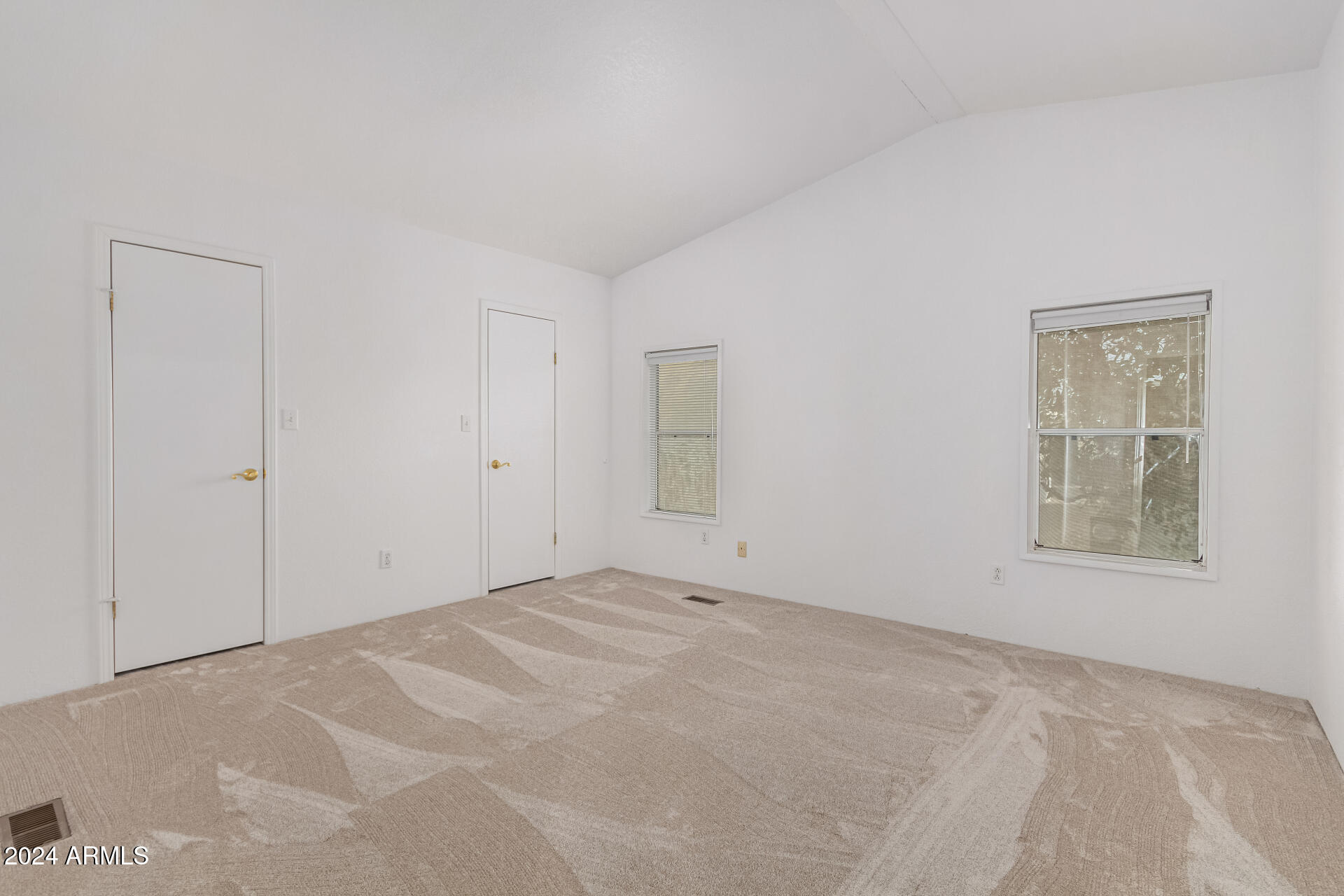 2609 W SOUTHERN Avenue, 52