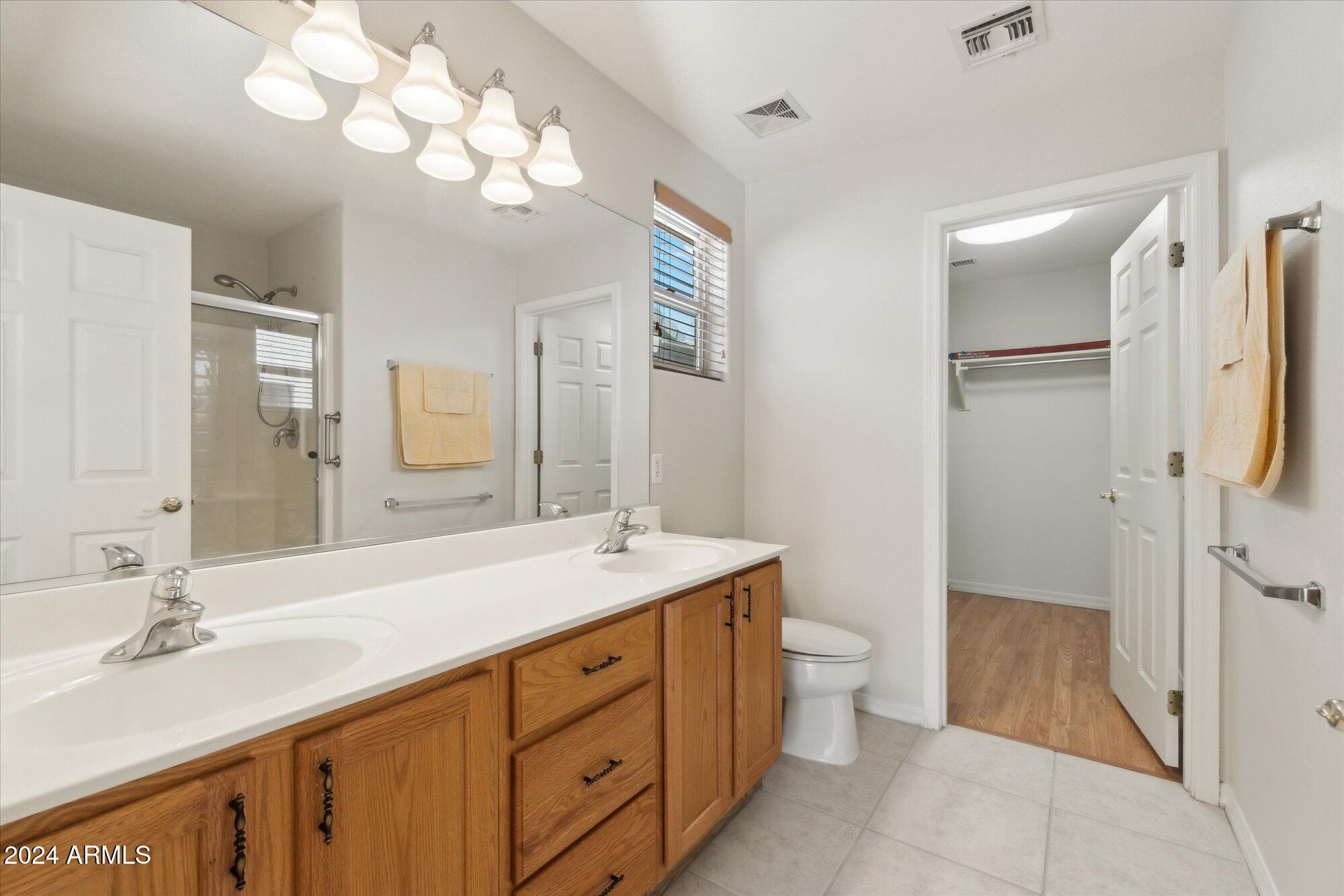 3371 E TORREY PINES Lane