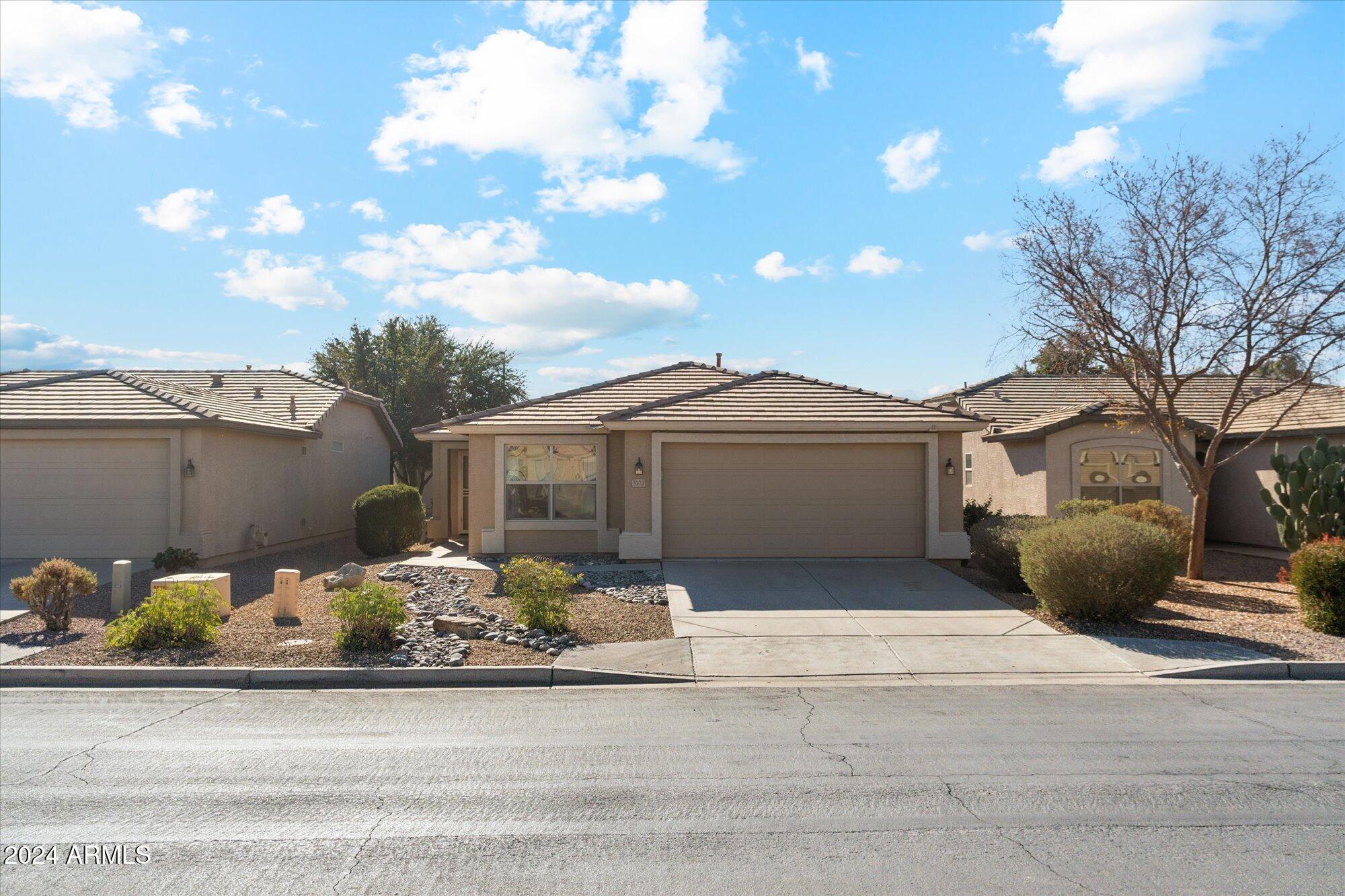 3371 E TORREY PINES Lane