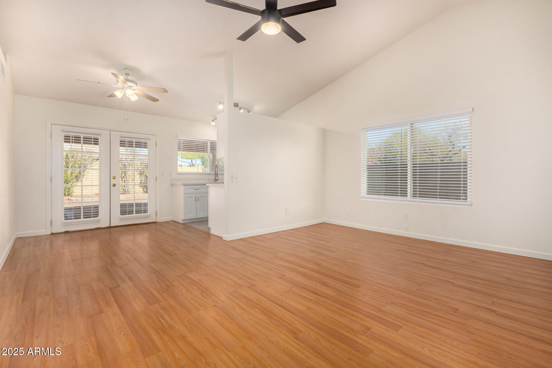 3002 W MOHAWK Lane