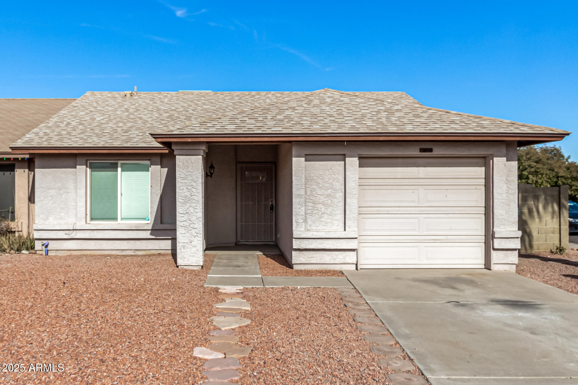 3002 W MOHAWK Lane