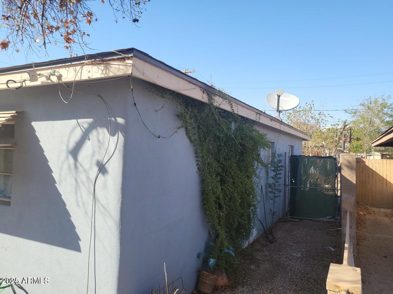 558 W Pepper Place