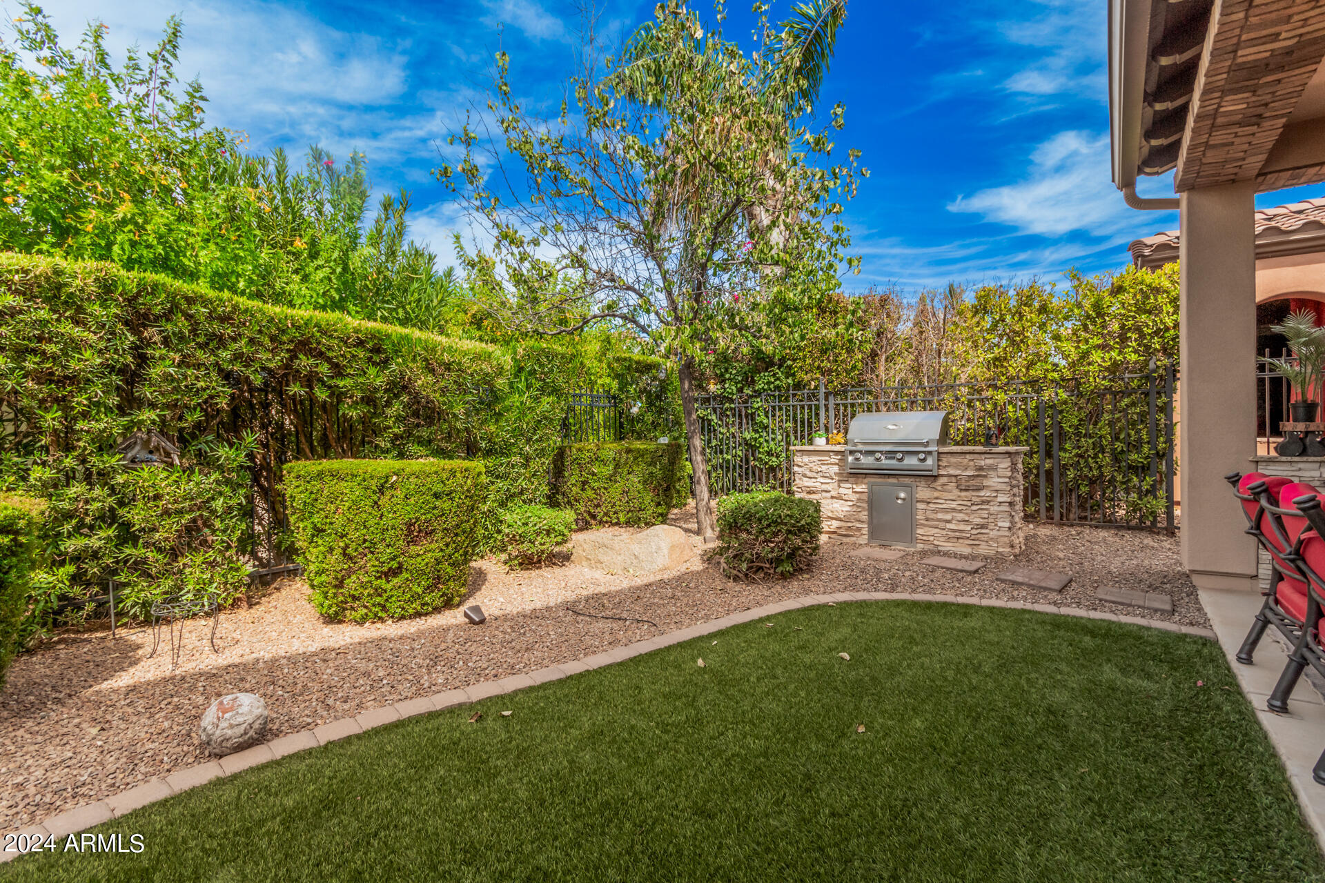 1534 E SWEET CITRUS Drive