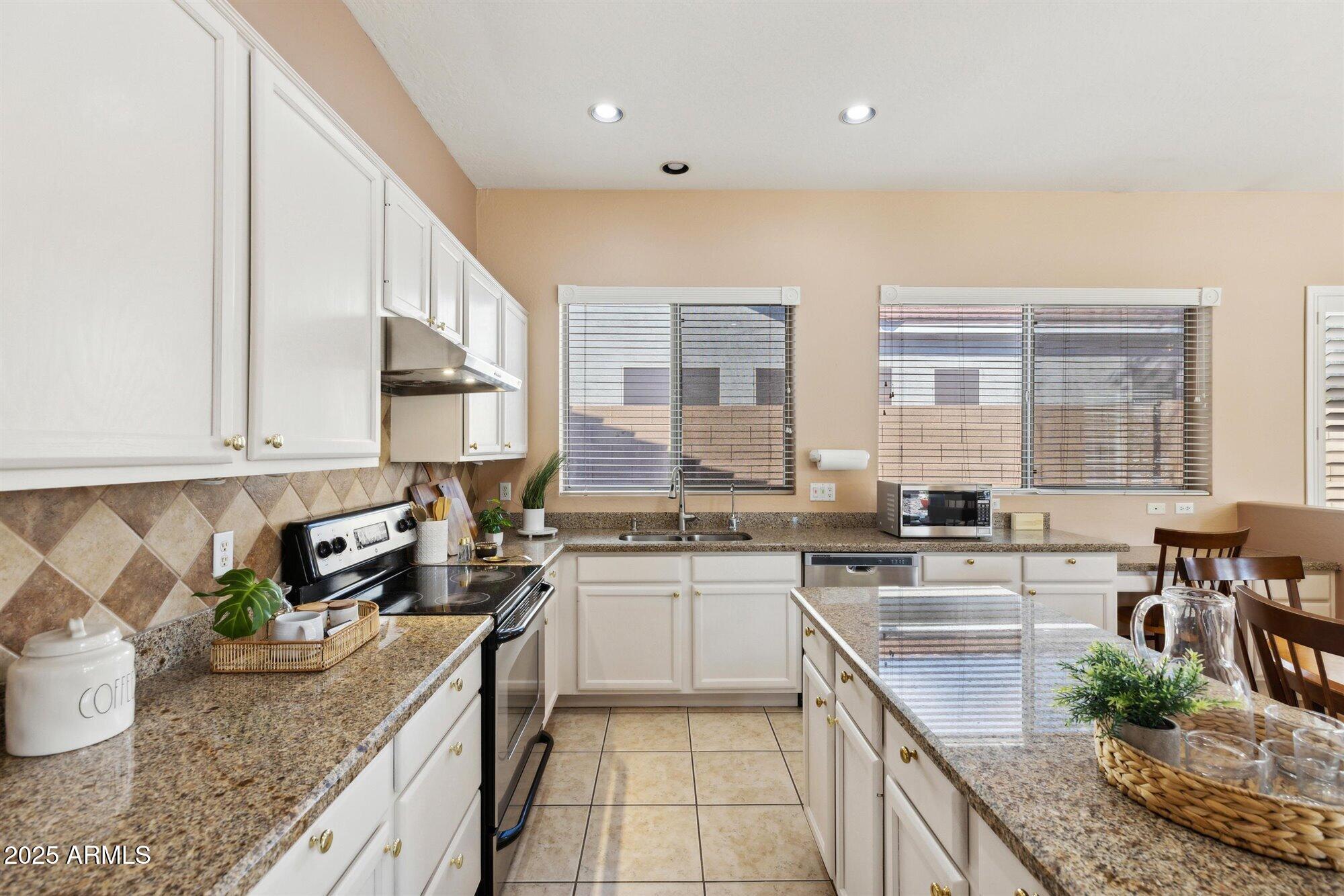 3165 E INDIGO BAY Drive