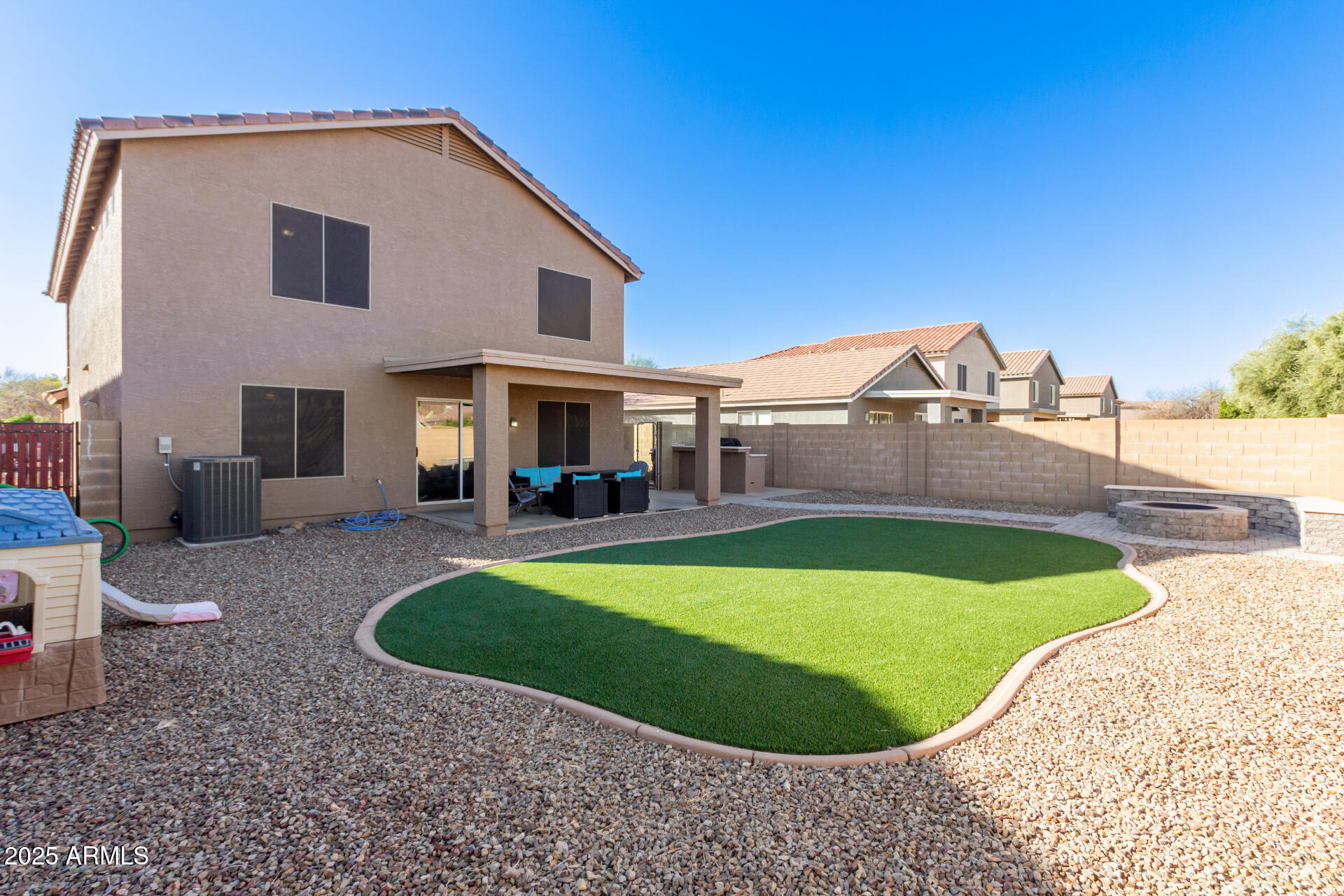 1154 E DESERT HOLLY Drive