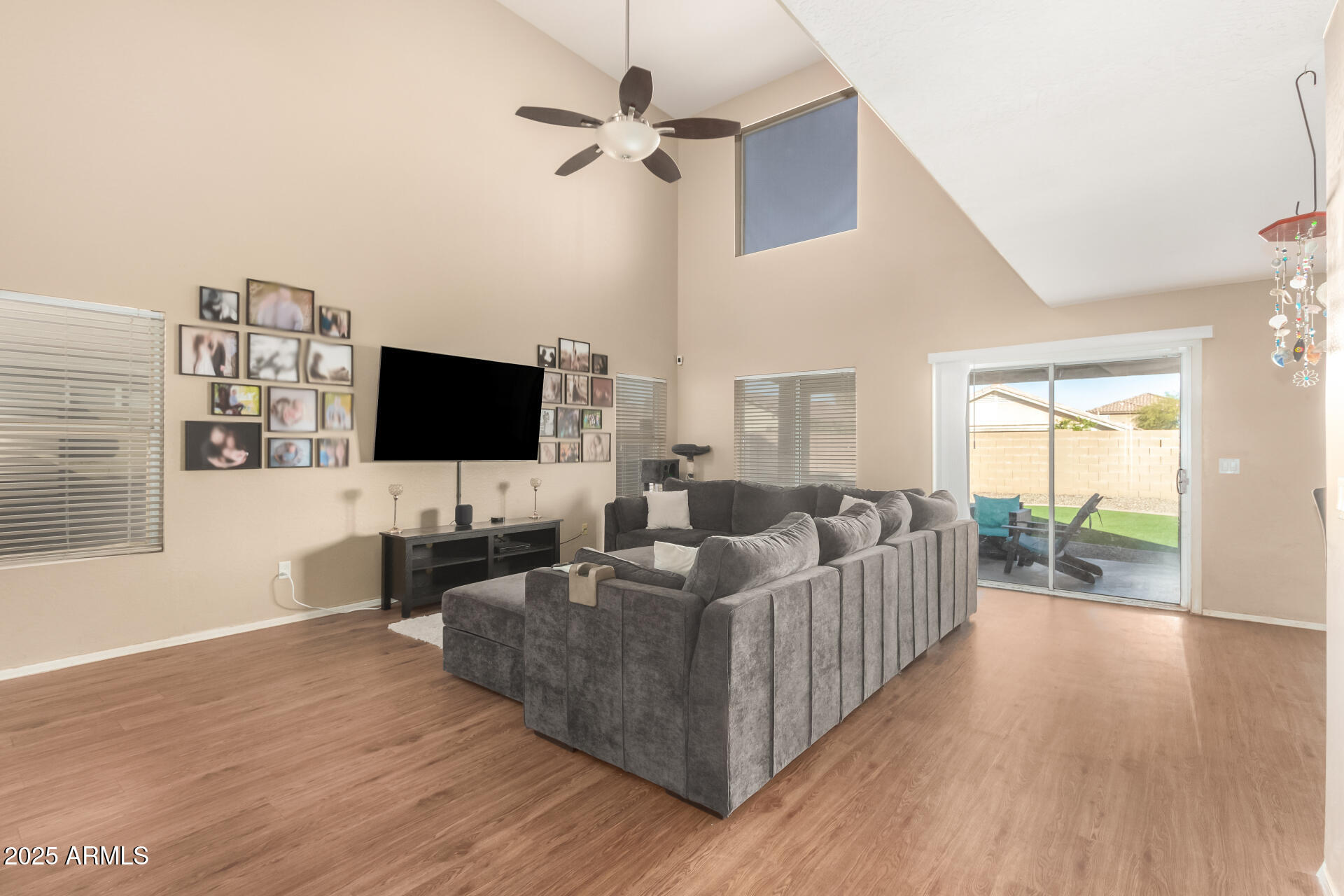 1154 E DESERT HOLLY Drive