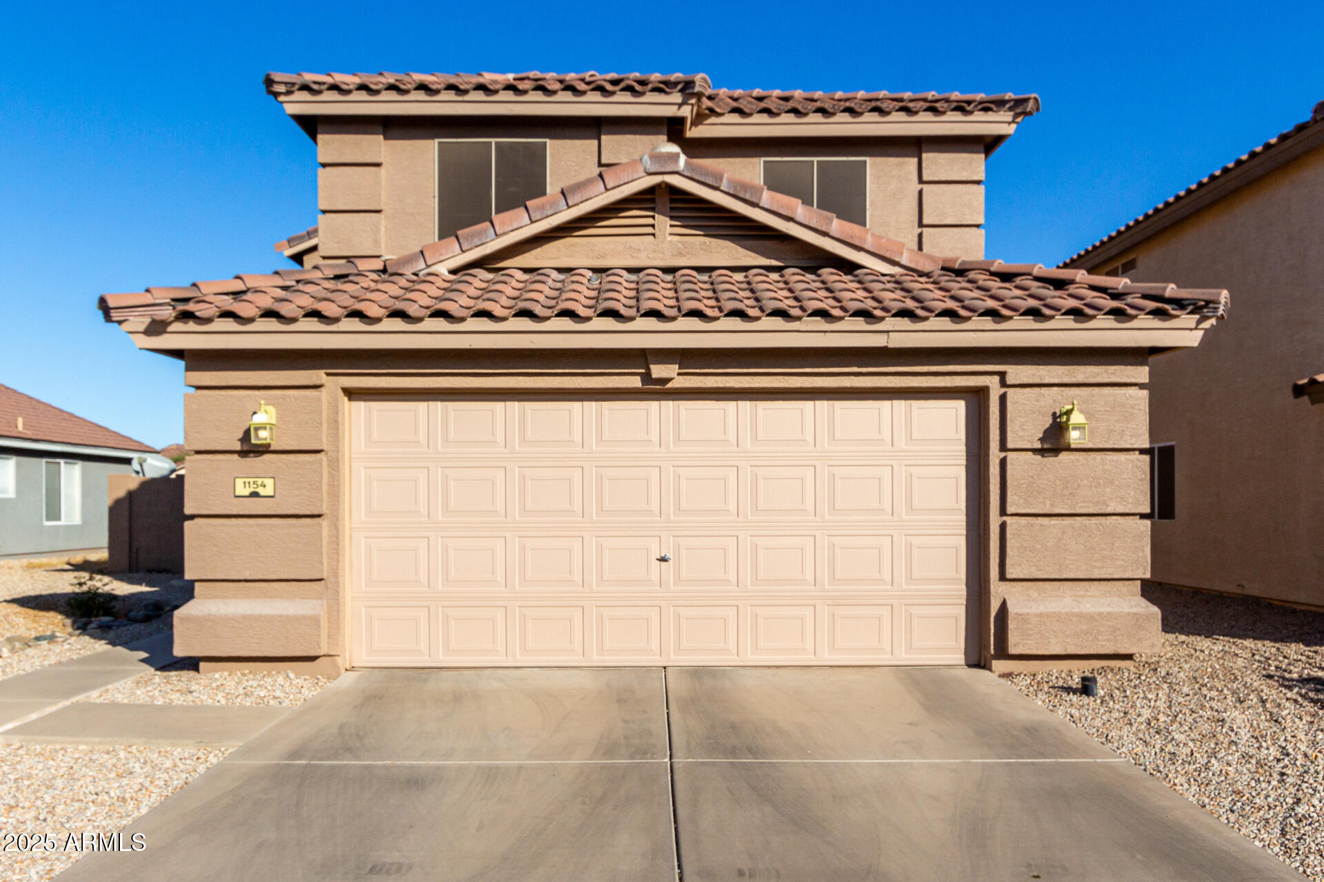 1154 E DESERT HOLLY Drive