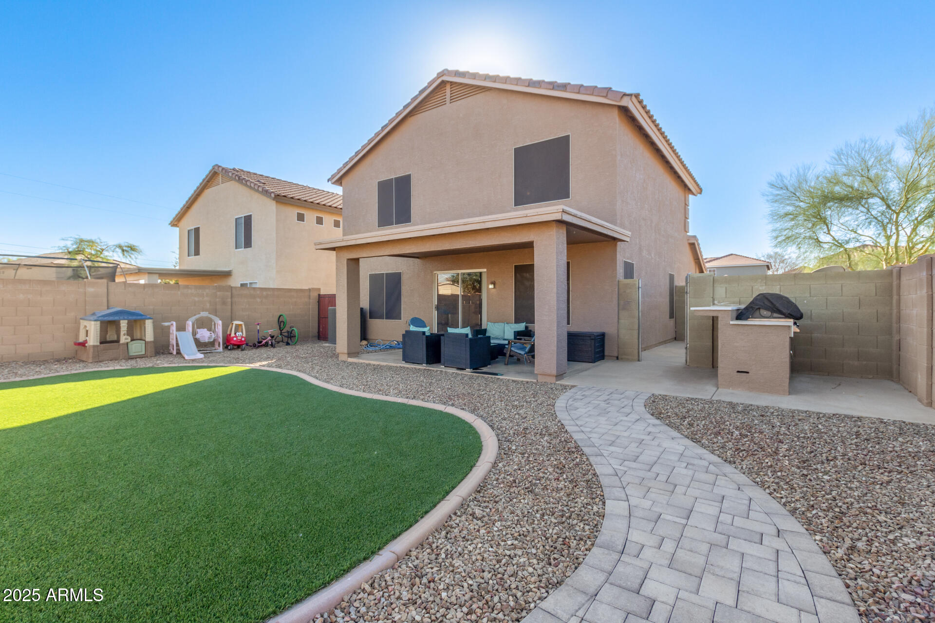 1154 E DESERT HOLLY Drive