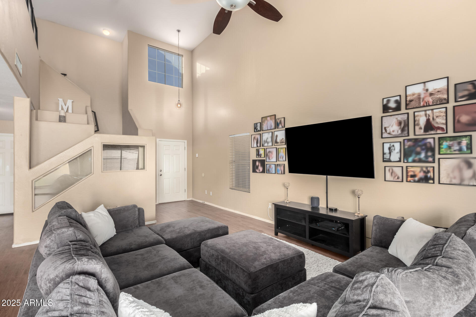 1154 E DESERT HOLLY Drive