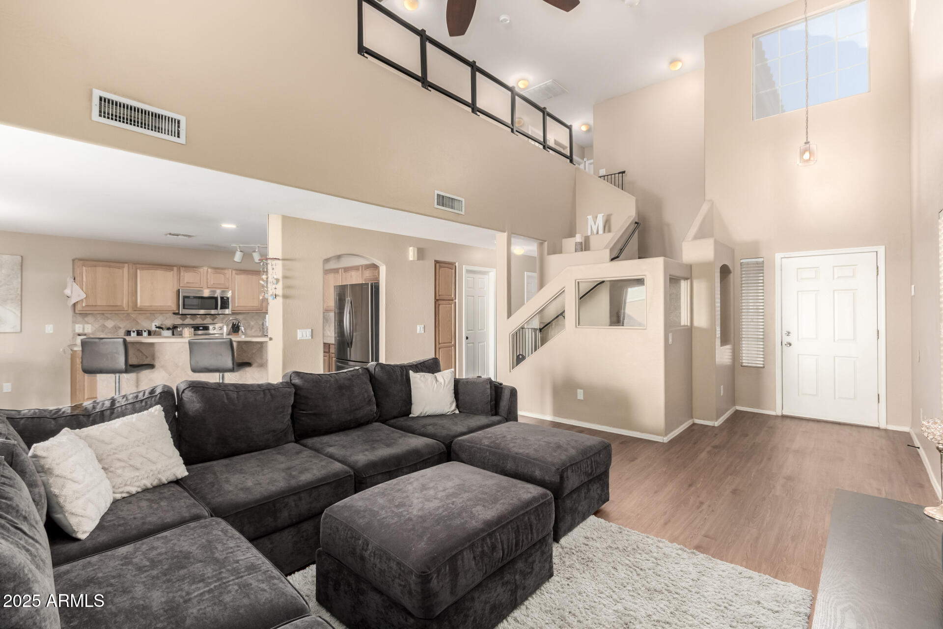1154 E DESERT HOLLY Drive