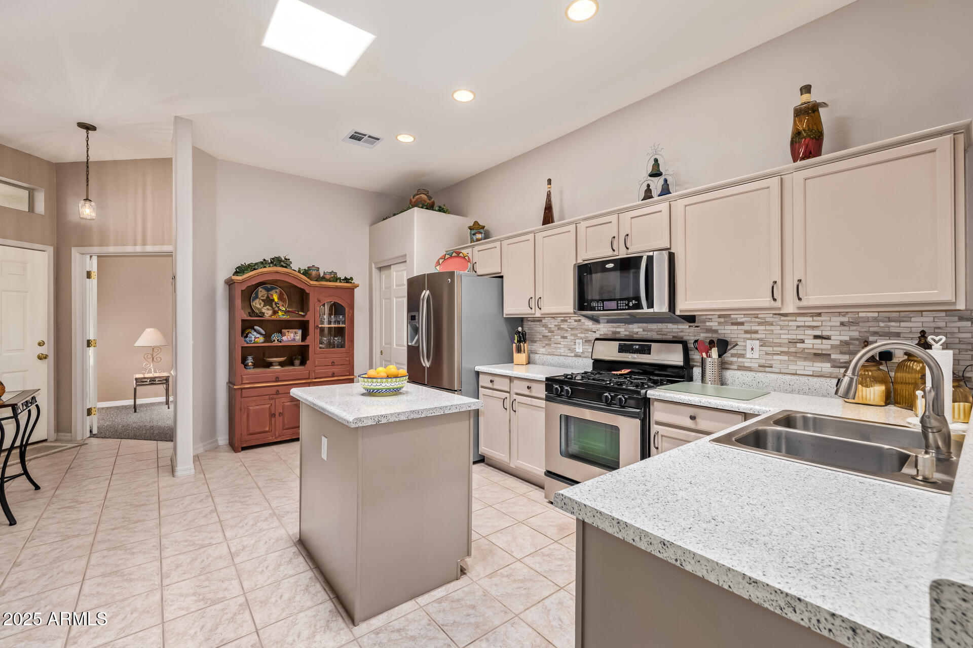 6730 E HERMOSA VISTA Drive, 75