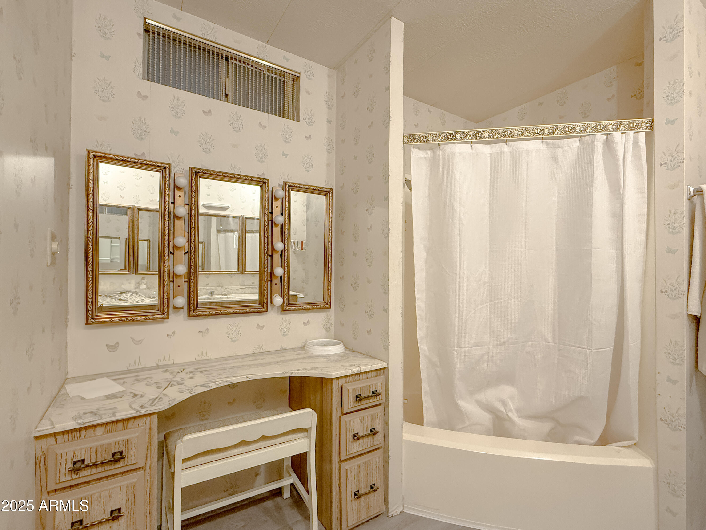 120 N Val Vista Drive # 81