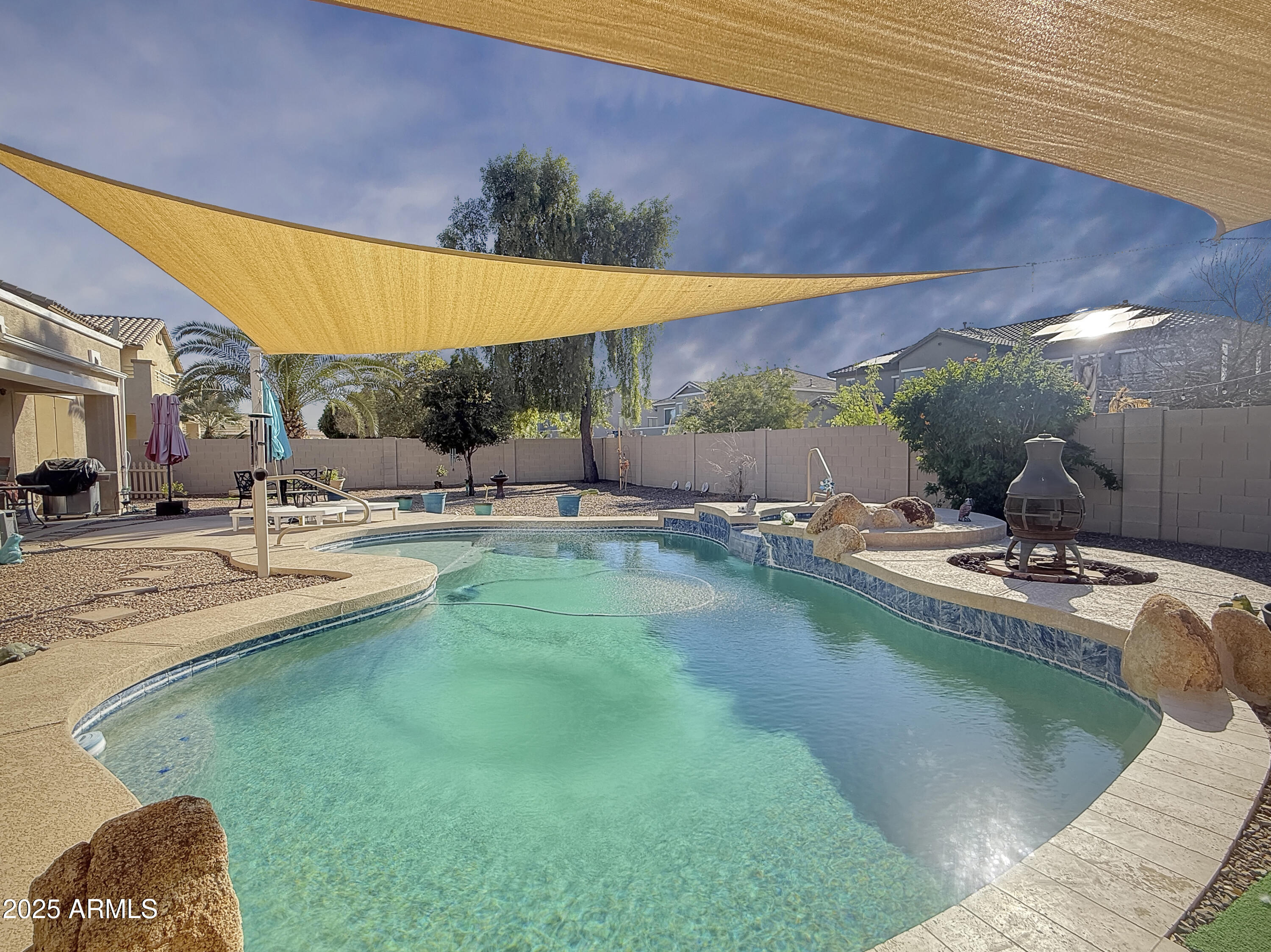 14335 W COUNTRY GABLES Drive