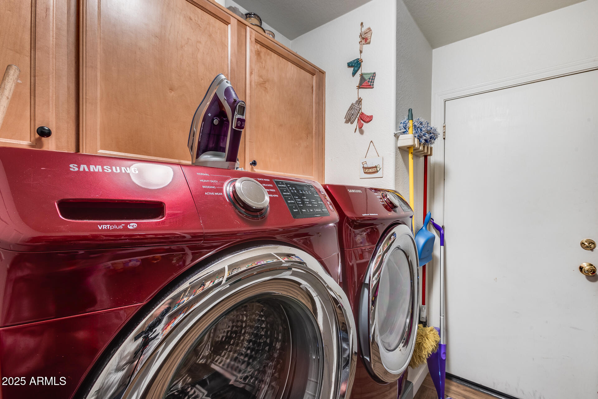 3215 W MOLLY Lane