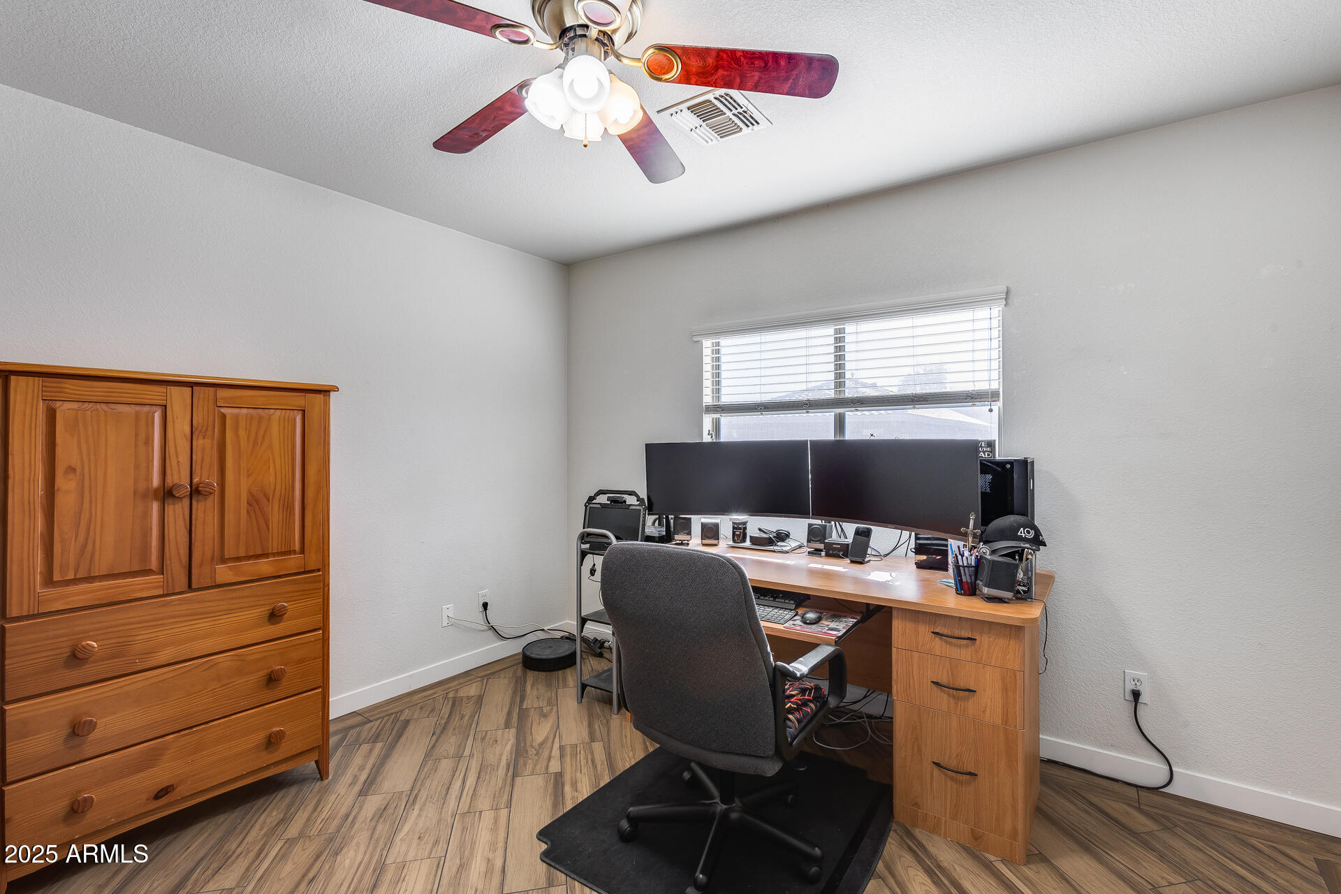 3215 W MOLLY Lane