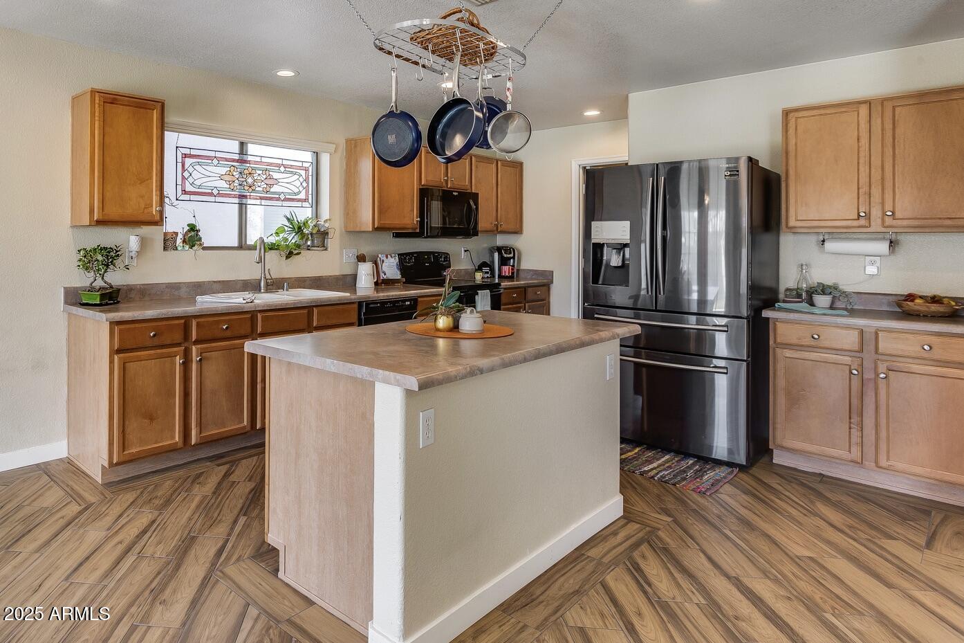 3215 W MOLLY Lane