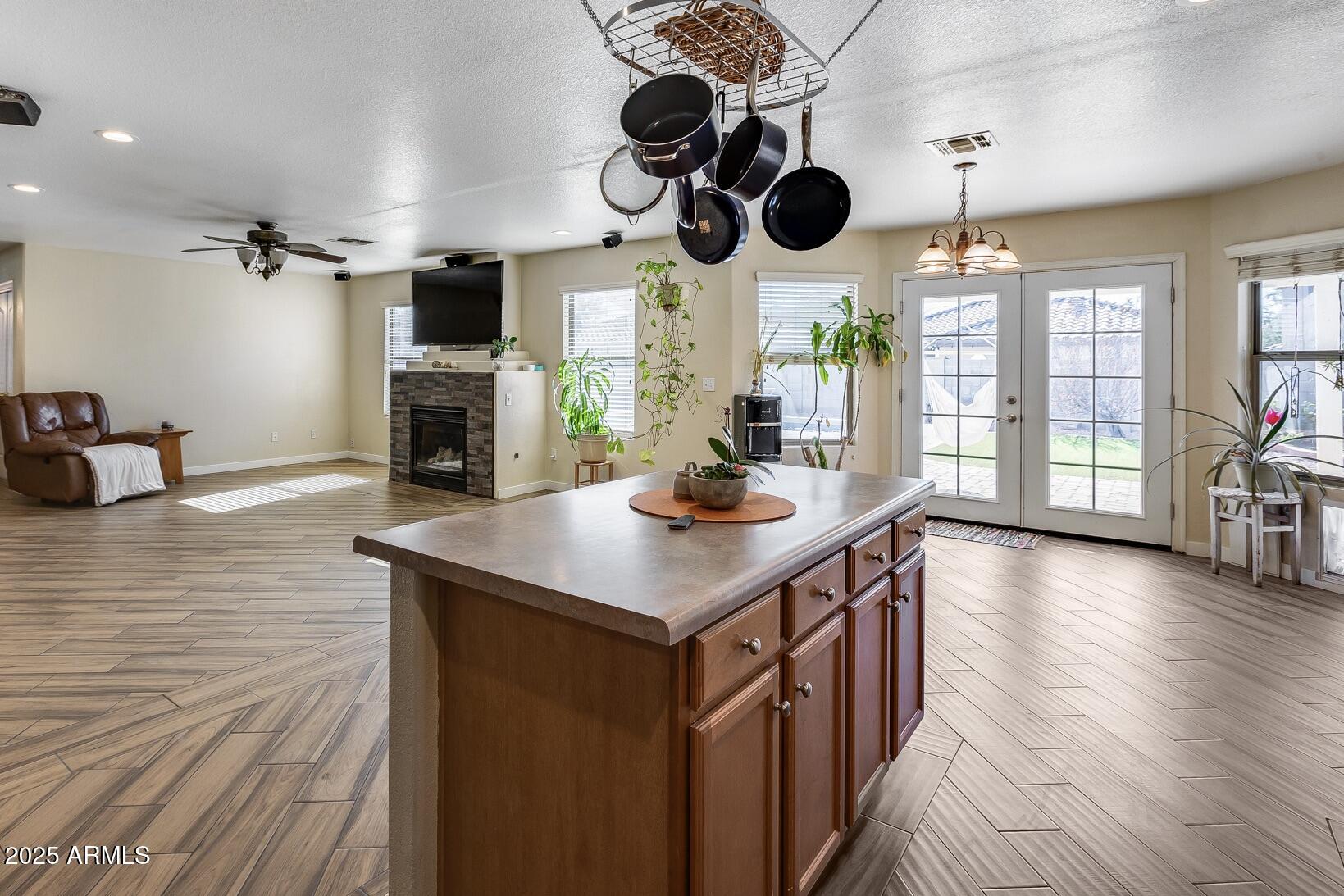 3215 W MOLLY Lane