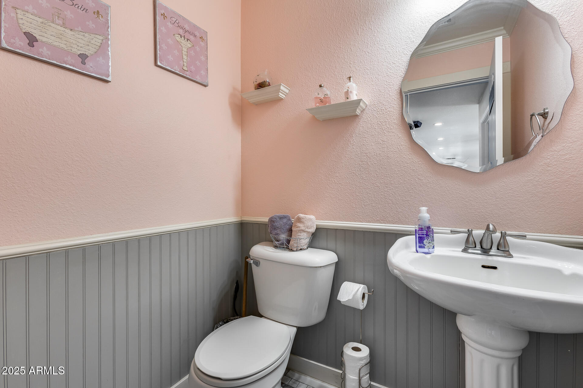 3215 W MOLLY Lane