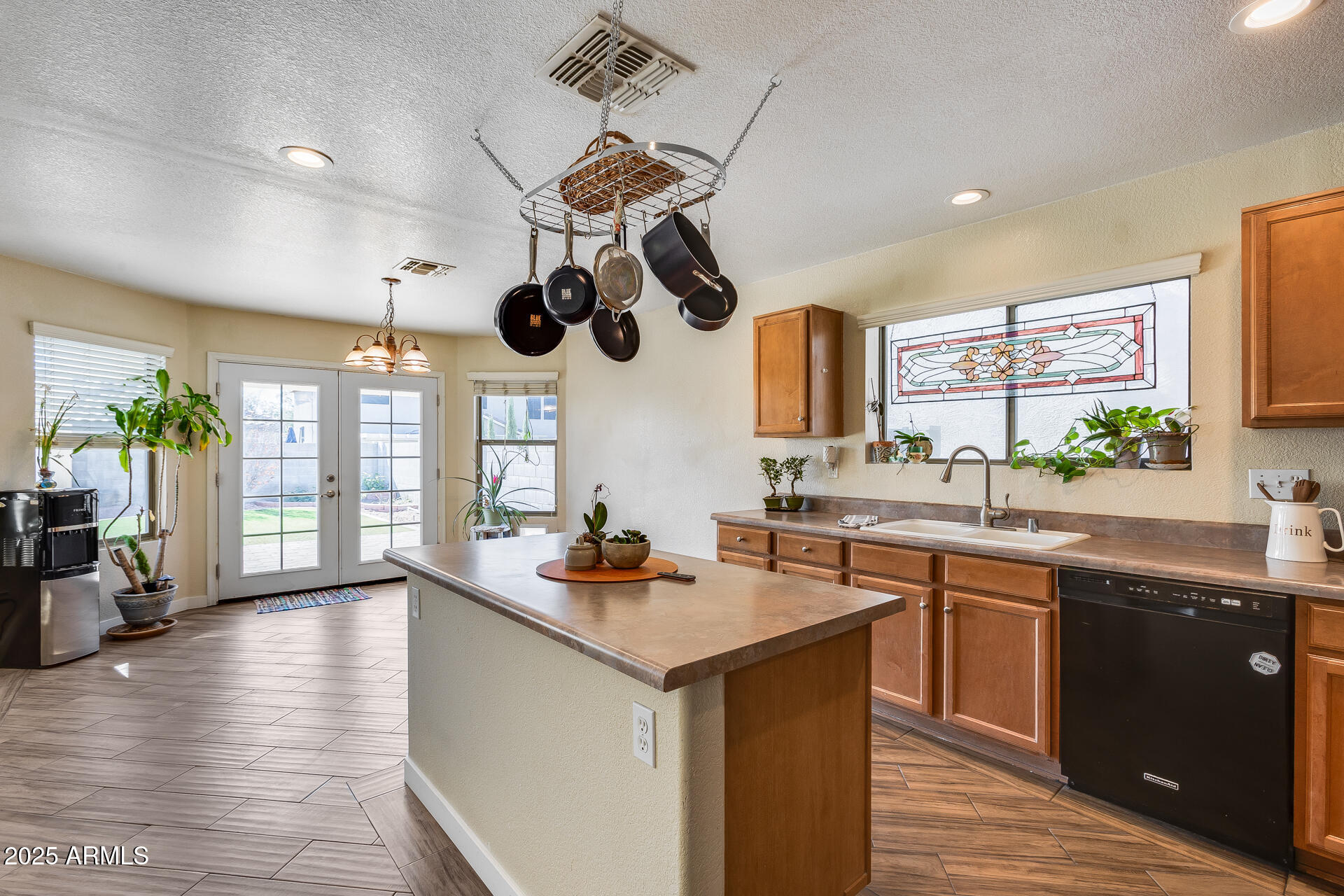 3215 W MOLLY Lane