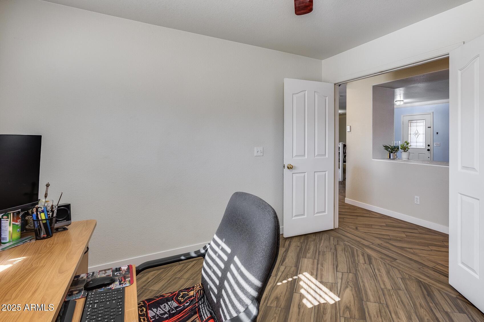 3215 W MOLLY Lane