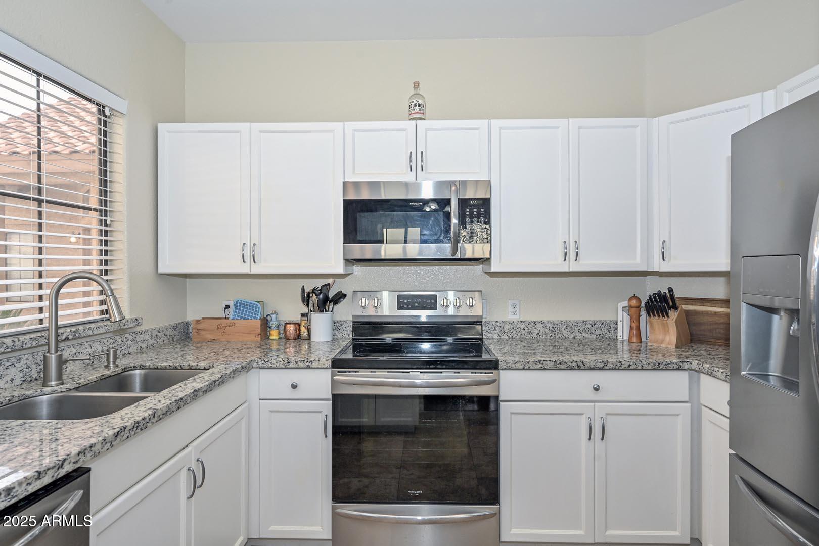 1001 N PASADENA, 128