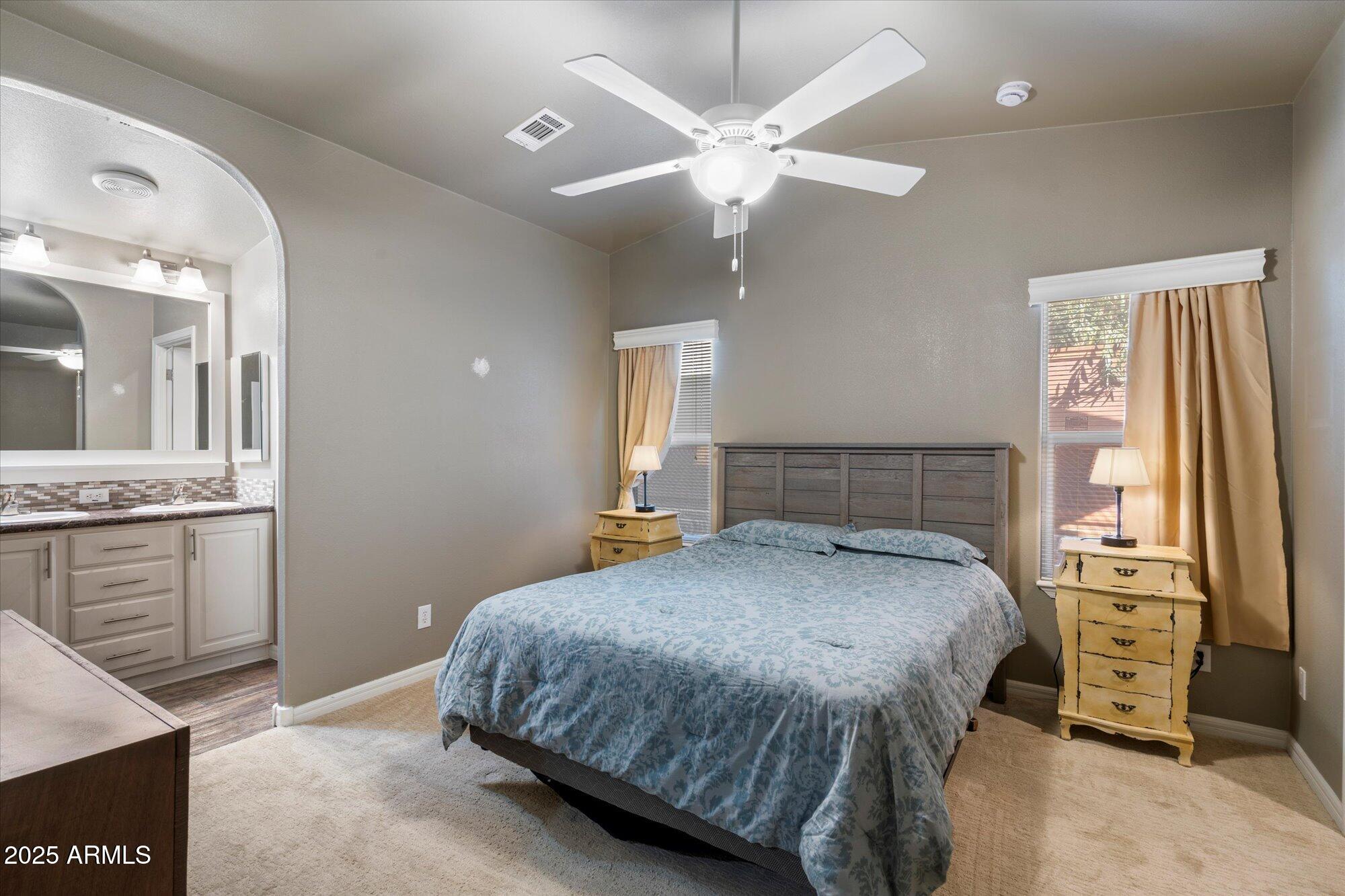 650 N Hawes Road, 3510