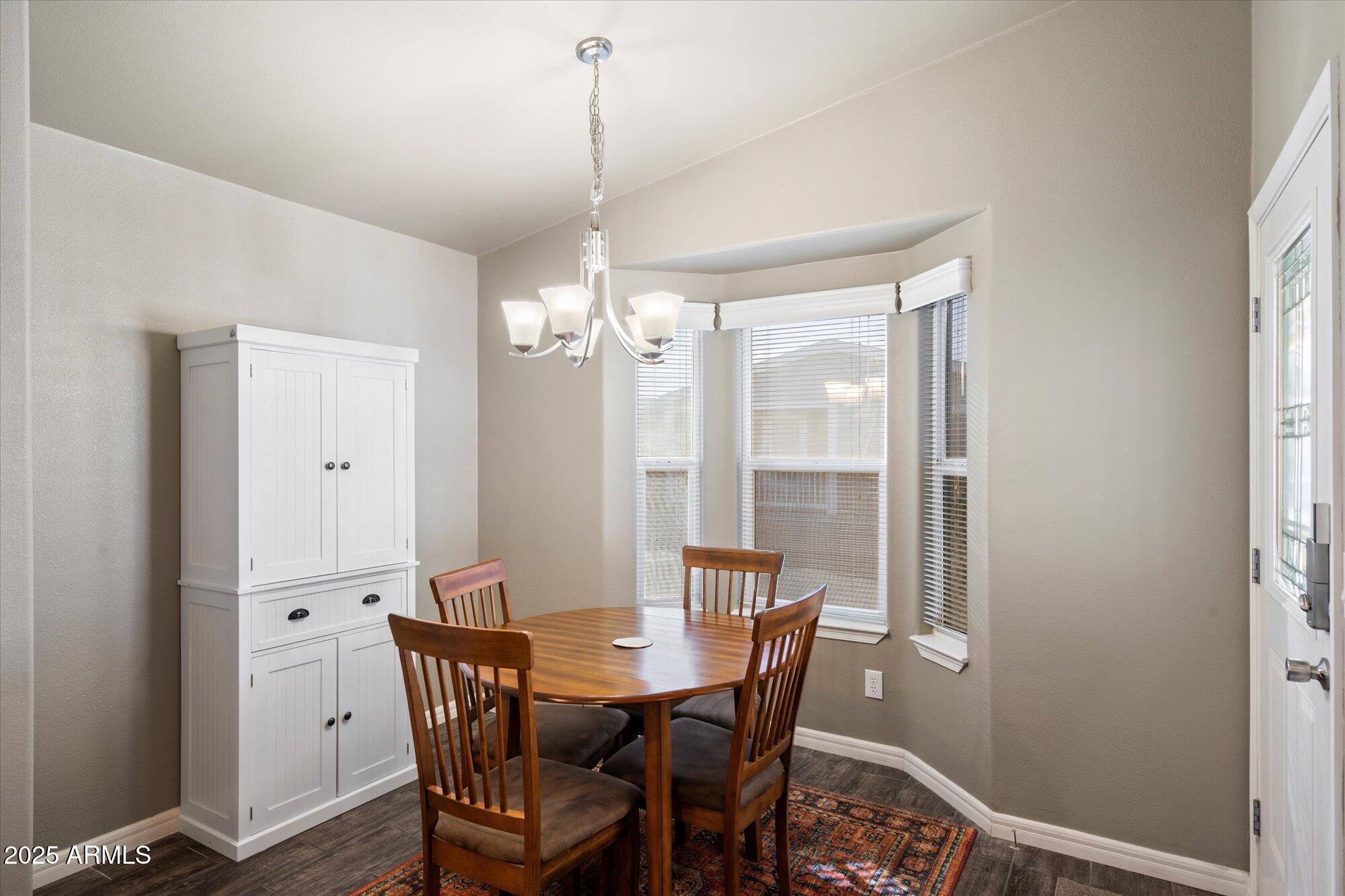 650 N Hawes Road, 3510
