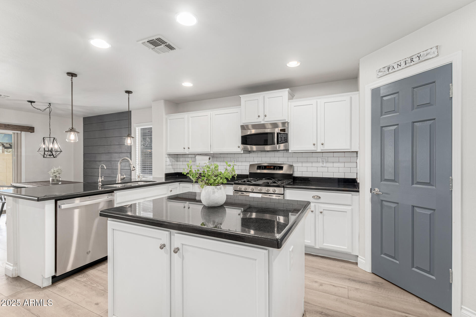 1956 W BLACK HILL Road