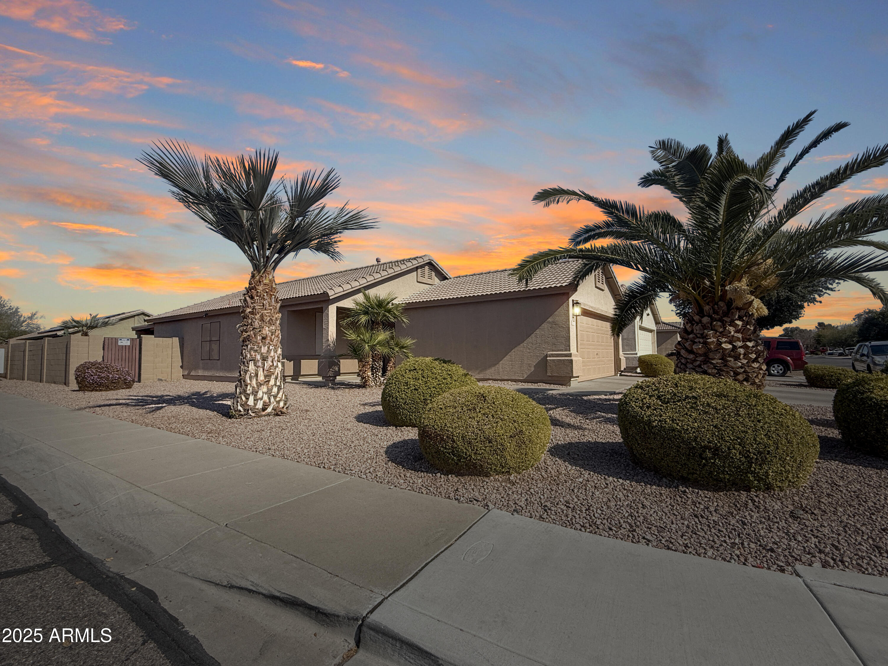 11422 W PINEHOLLOW Drive