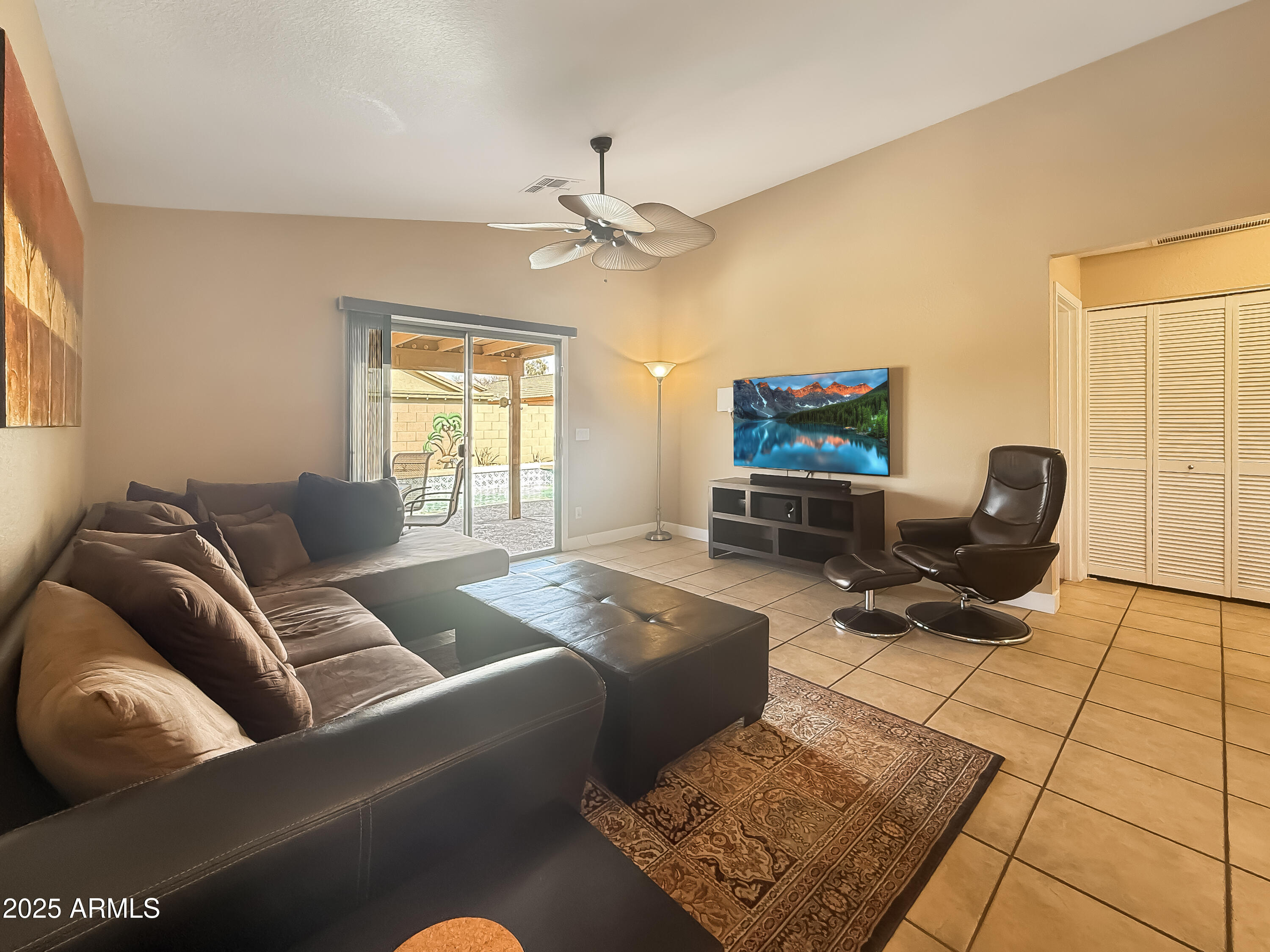 11422 W PINEHOLLOW Drive