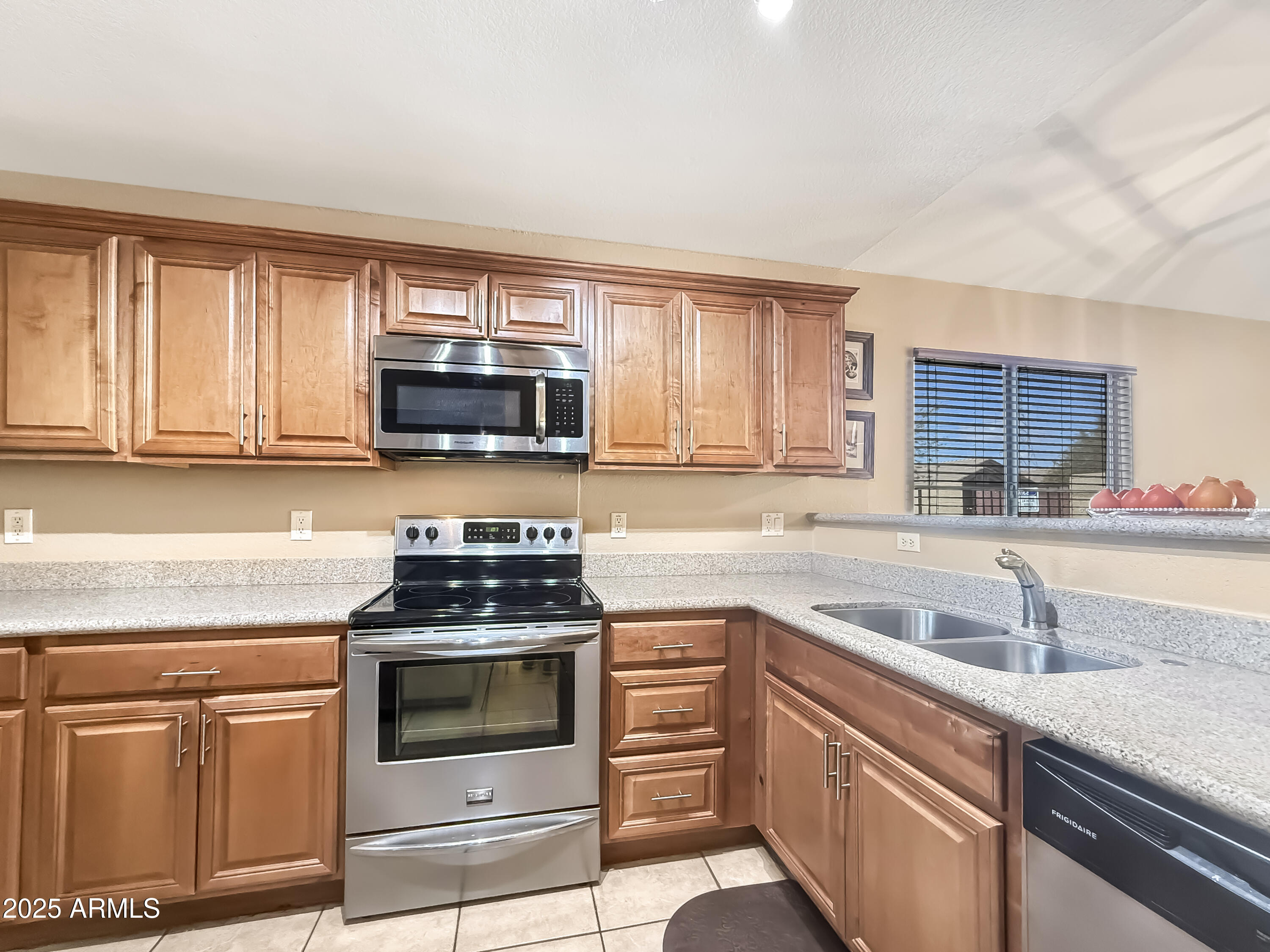 11422 W PINEHOLLOW Drive