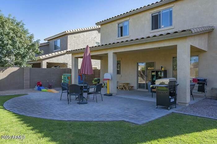 2910 W WILLIAM Lane
