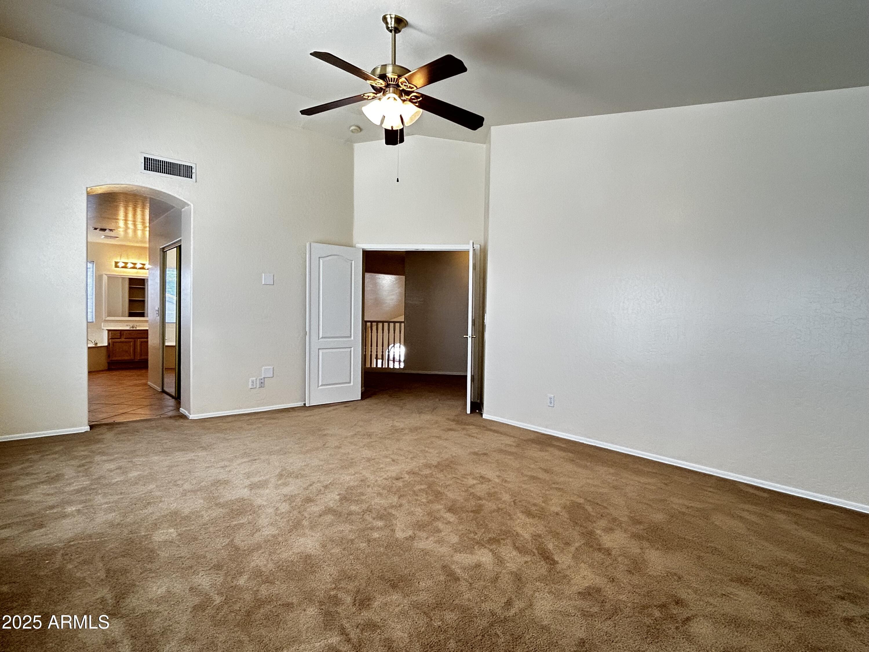 1835 W LEAH Lane