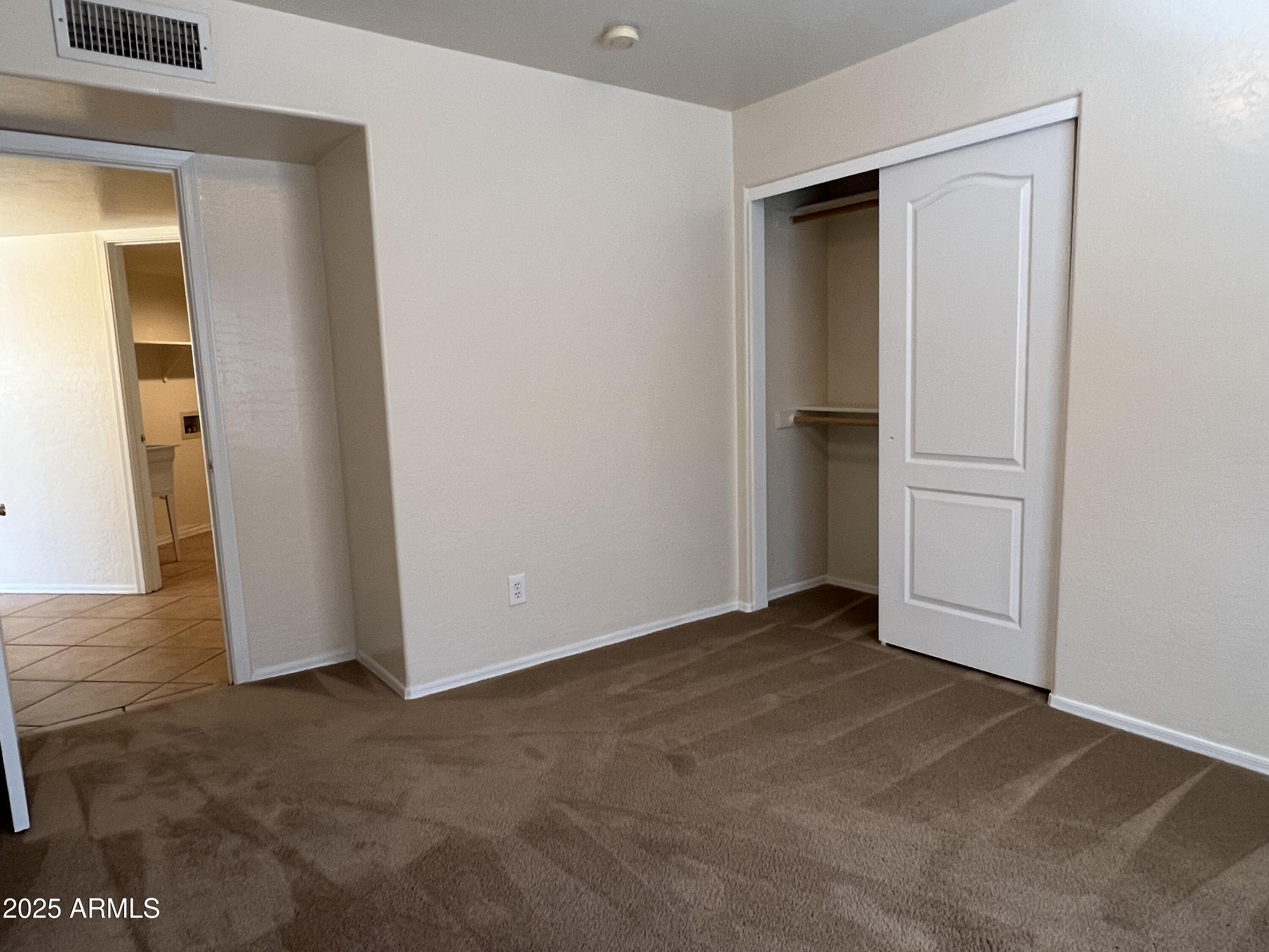1835 W LEAH Lane