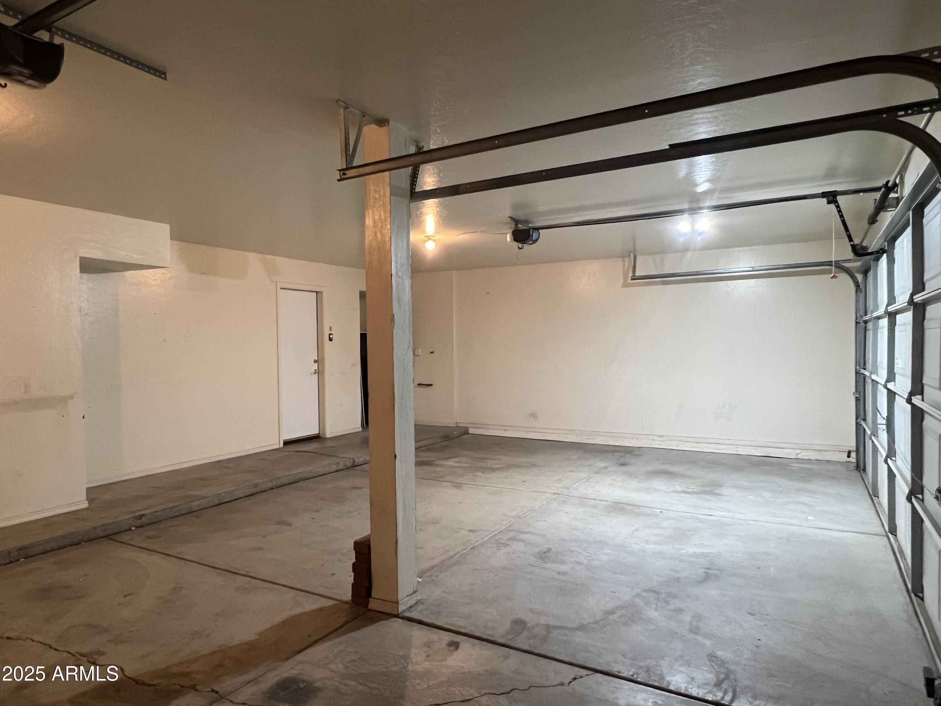 1835 W LEAH Lane