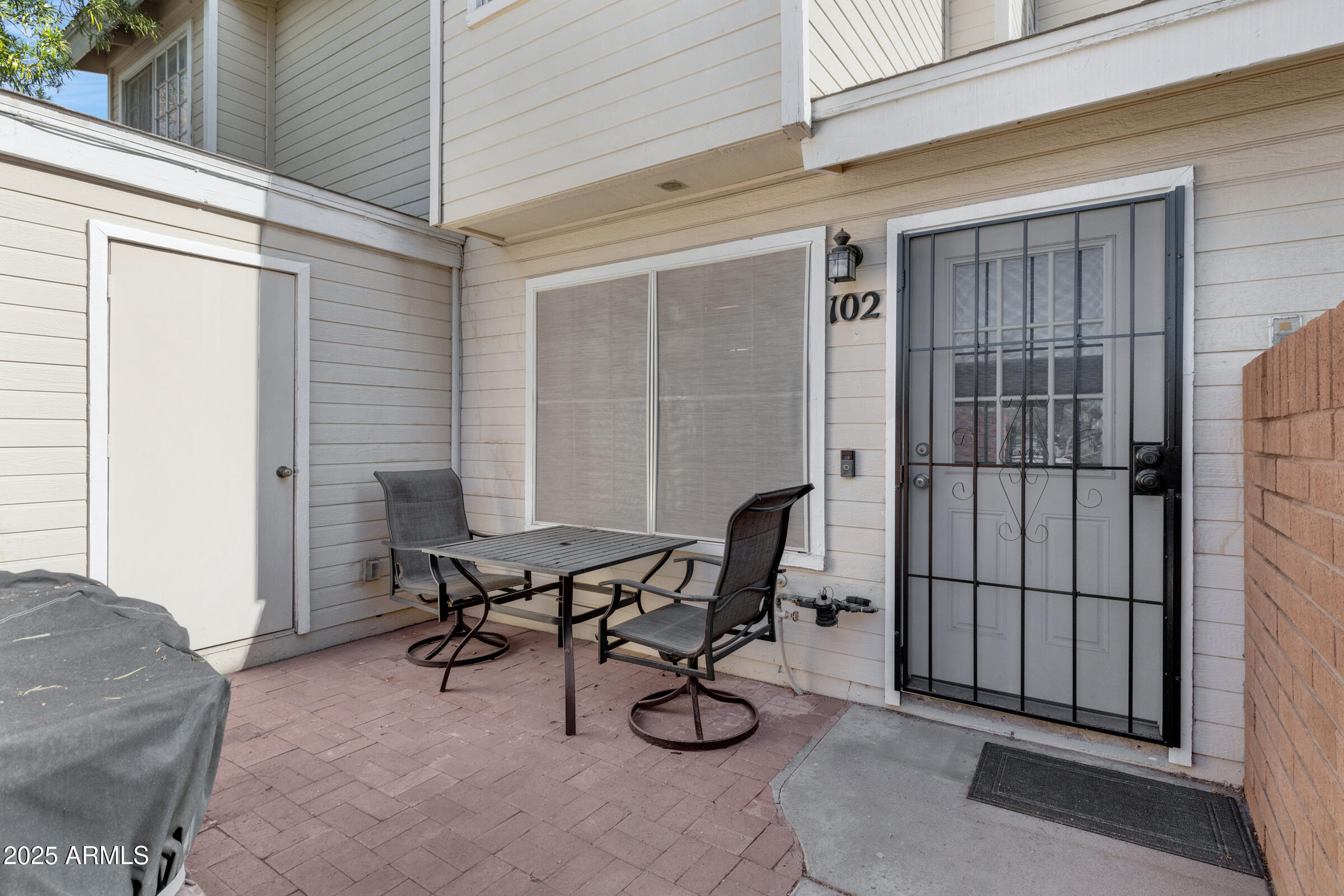 625 S Westwood, 102