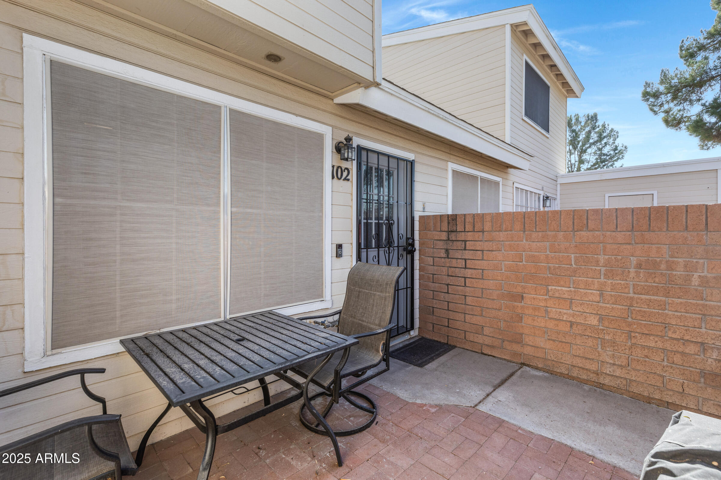 625 S Westwood, 102