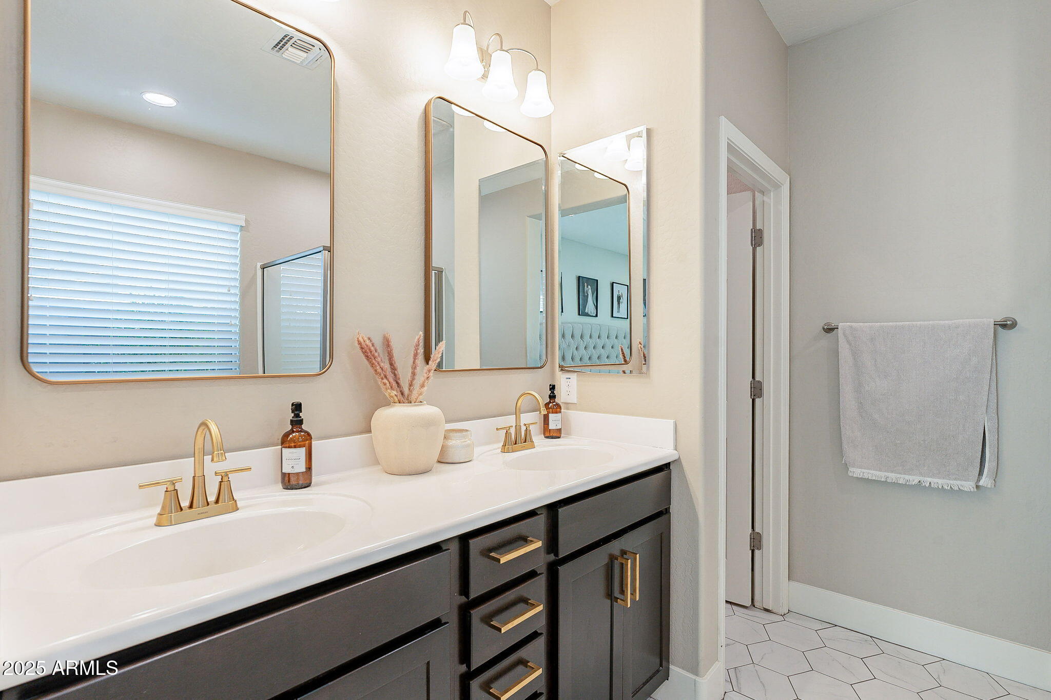 12133 W DESERT MOON Way